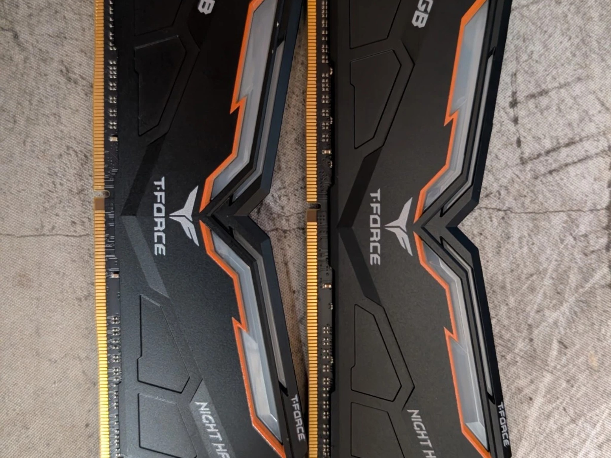 TEAMGROUP T-Force Night Hawk RGB DDR4 DIMM 16GB (2x8GB) 3200MHz RAM