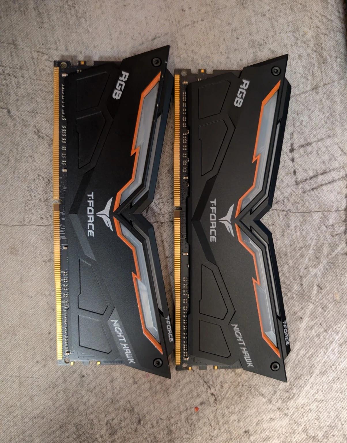 TEAMGROUP T-Force Night Hawk RGB DDR4 DIMM 16GB (2x8GB) 3200MHz RAM