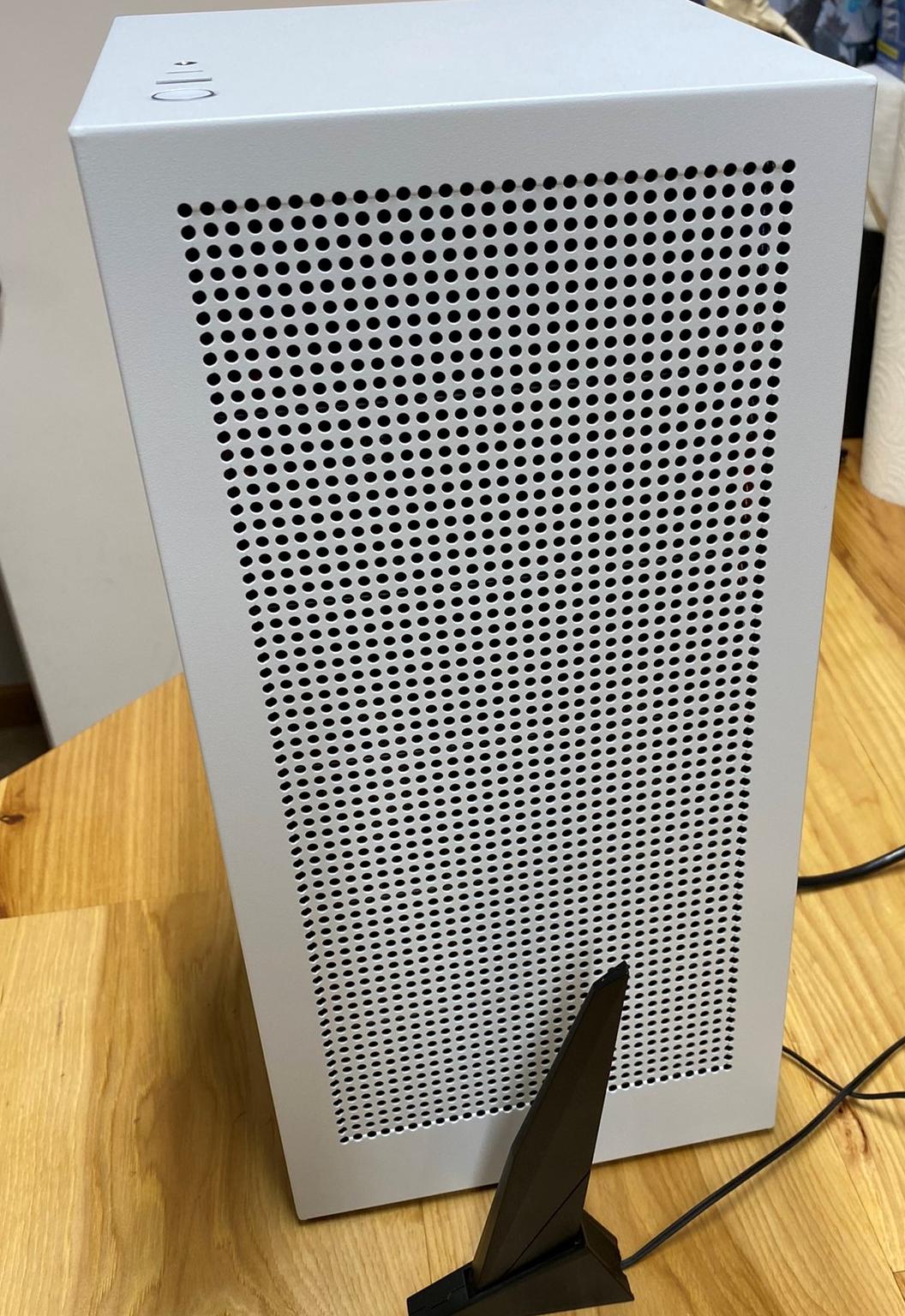 Small ITX Gaming PC | NZXT H1 Case (v1) | Ryzen 7 3700X & Radeon RX 5700XT