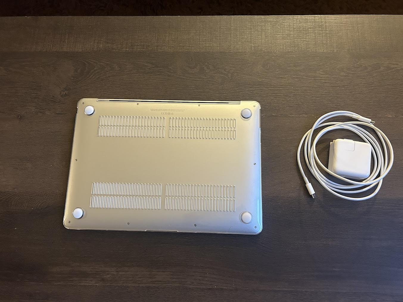 Macbook Air M1 13 in Silver, 8GB RAM, SSd 256GB