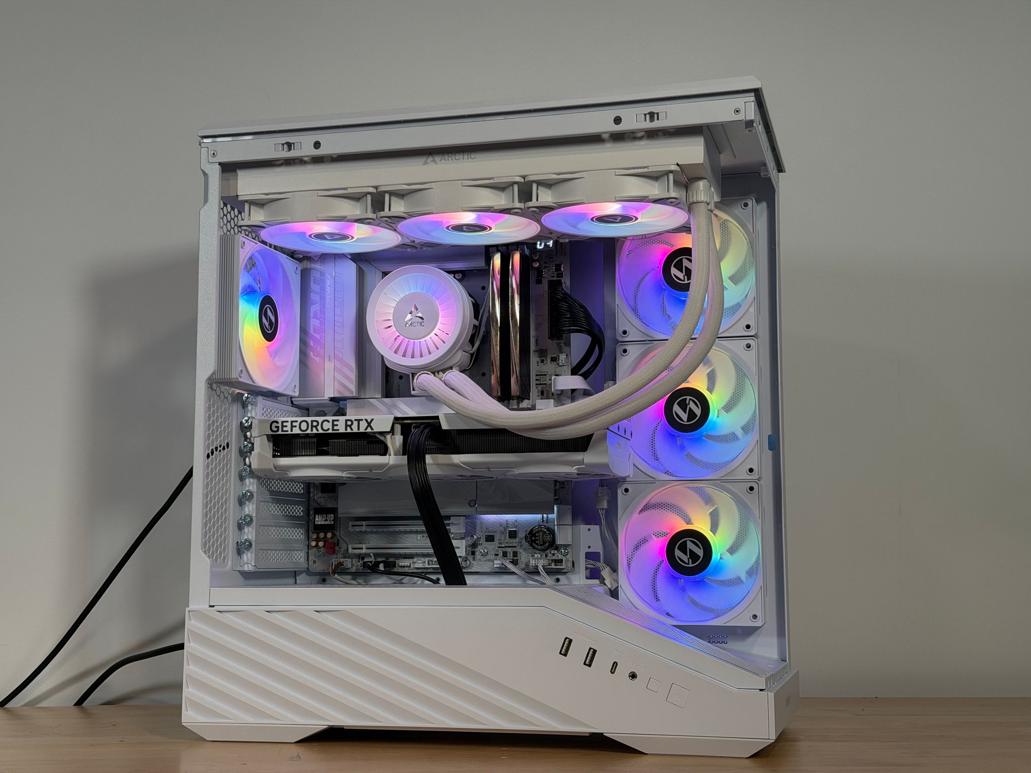 GeForce RTX 5080 Core Ultra 7 270K Plus Gaming and Streaming PC