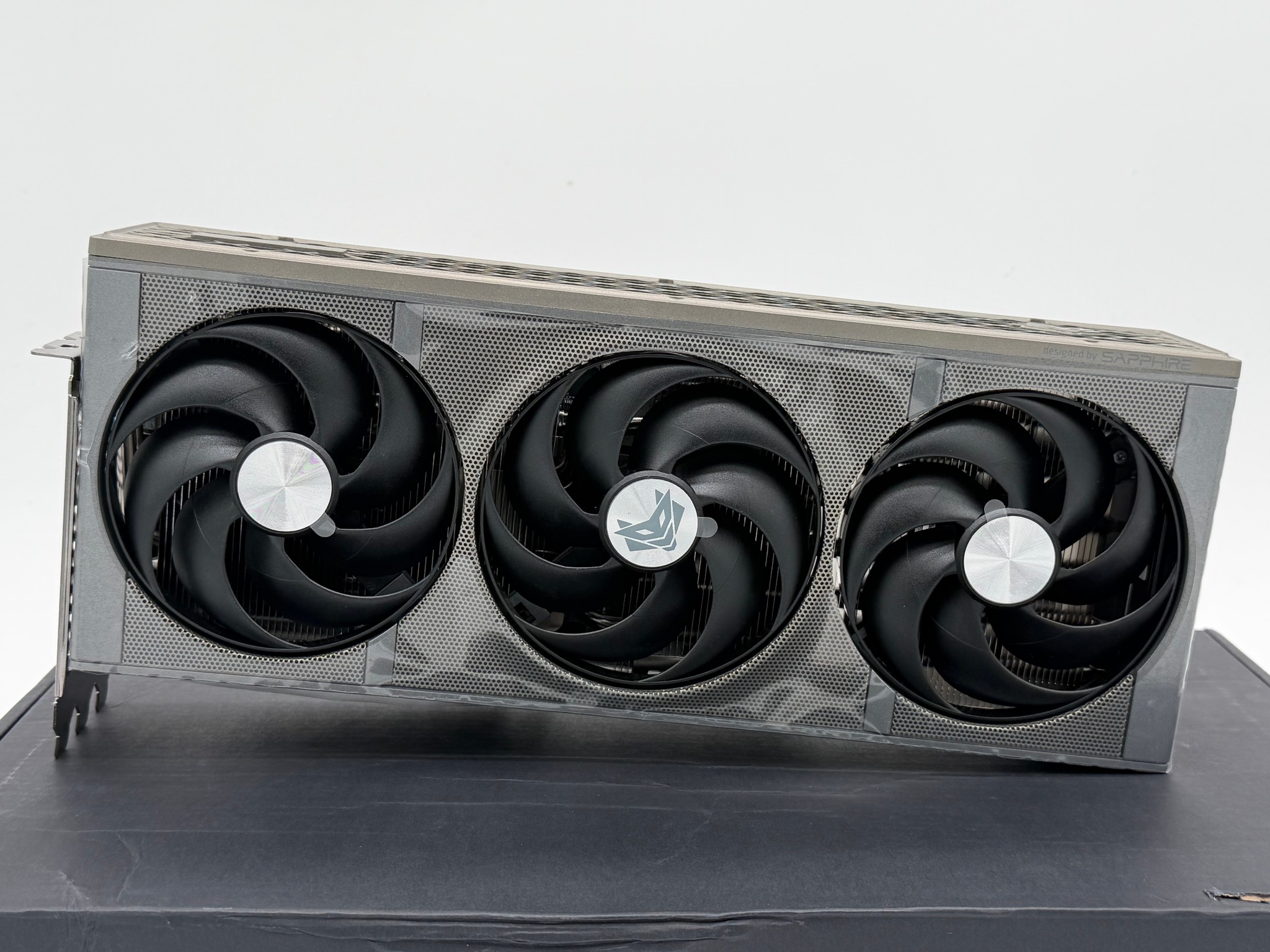 SAPPHIRE 11348-01-20G AMD Radeon RX 9070 XT NITRO Graphics Card 16GB GDDR6