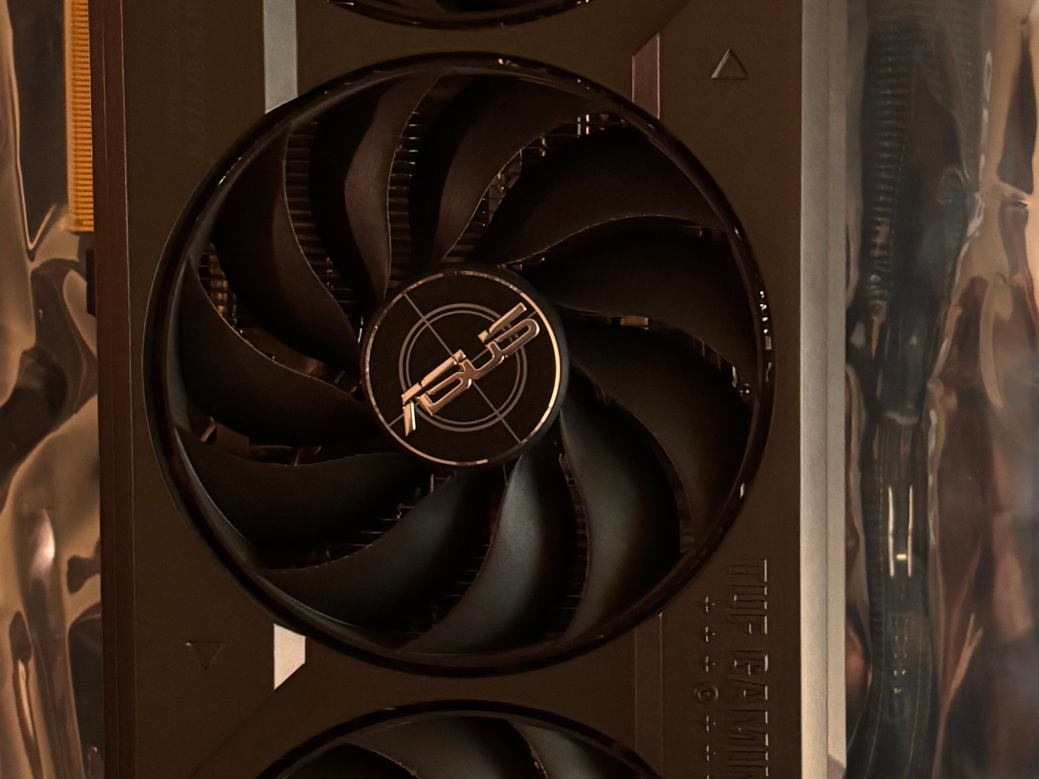 ASUS TUF GAMING GeForce RTX 4070 Ti SUPER