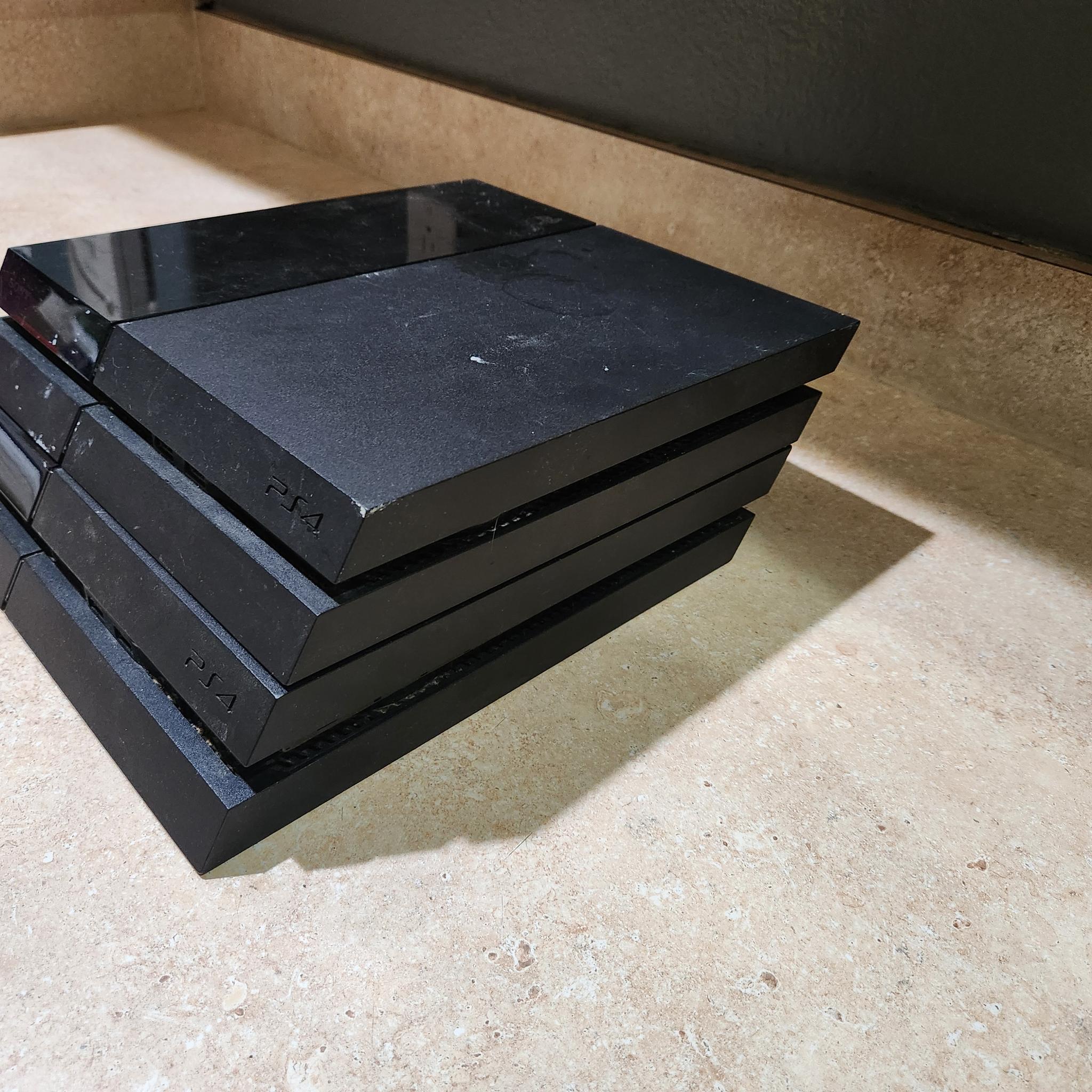 *PARTS/REPAIR* LOT OF 2 PS4 CONSOLES