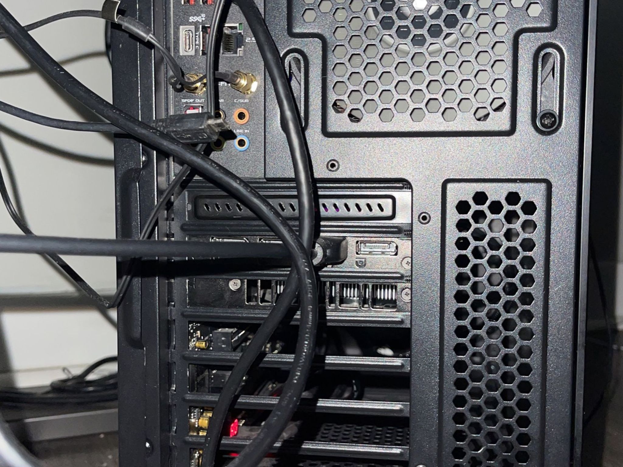 i7-10700, ROG STRIX z490-E Gaming, 32 GB DDR4 Corsair Vengeance, 1 TB Samsung 970 SSD, 2080 Super