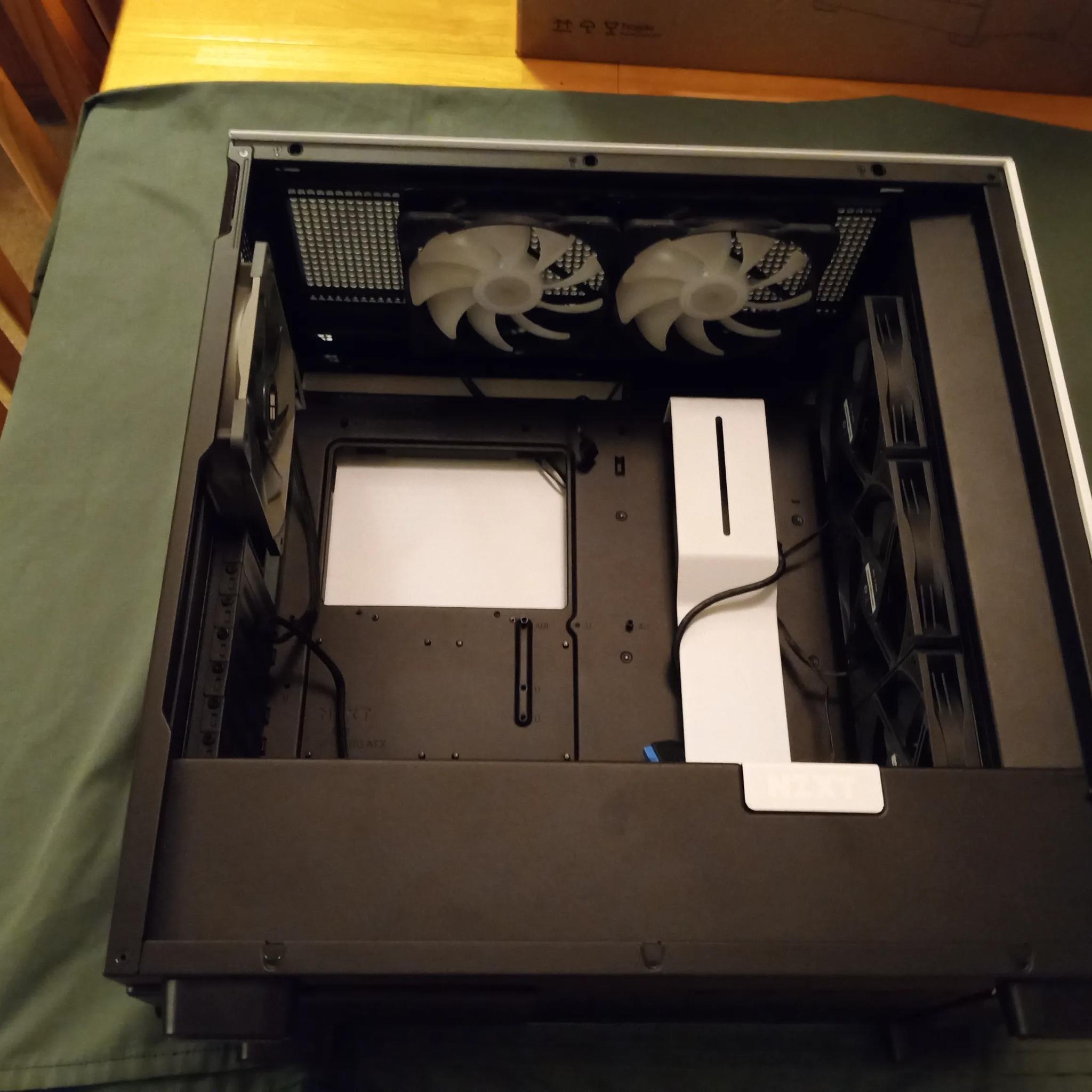 NZXT H7 Flow Like New Black and White Tempered Glass Toolless Six Fans installed Two splitters