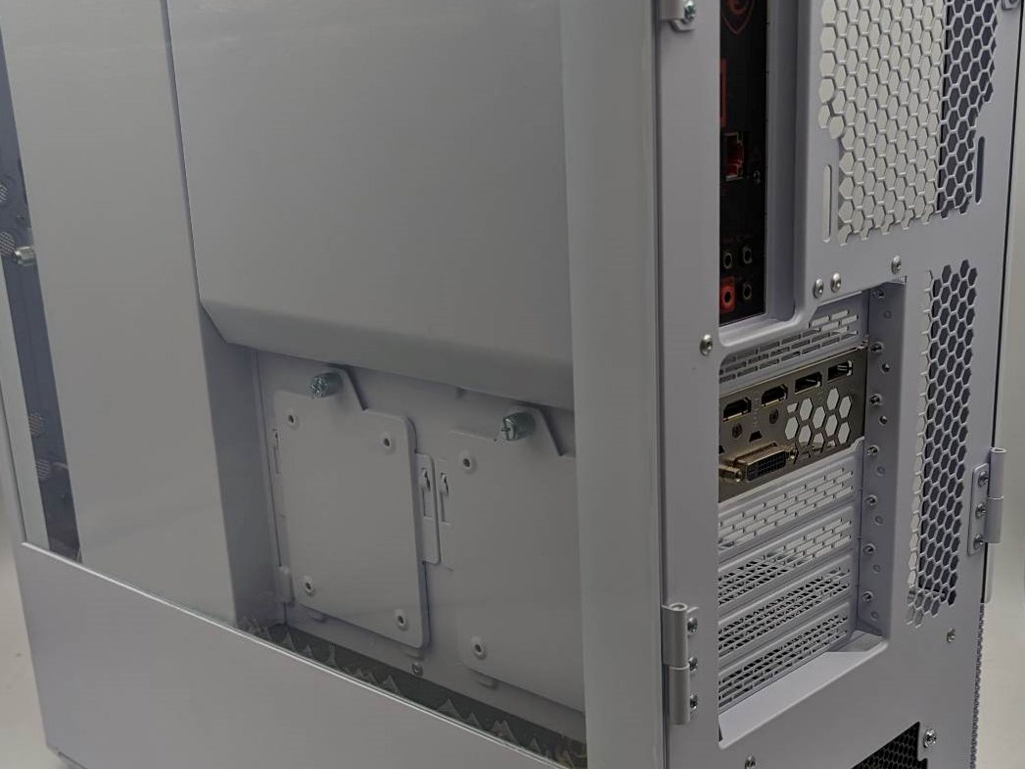 UCW Ready To Play: Custom Z390 Build (i7-8700 + RX 580)