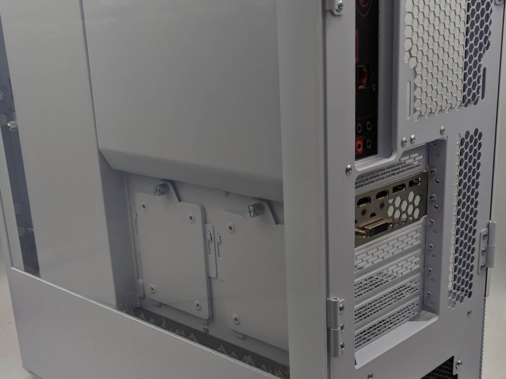 UCW Ready To Play: Custom Z390 Build (i7-8700 + RX 580)