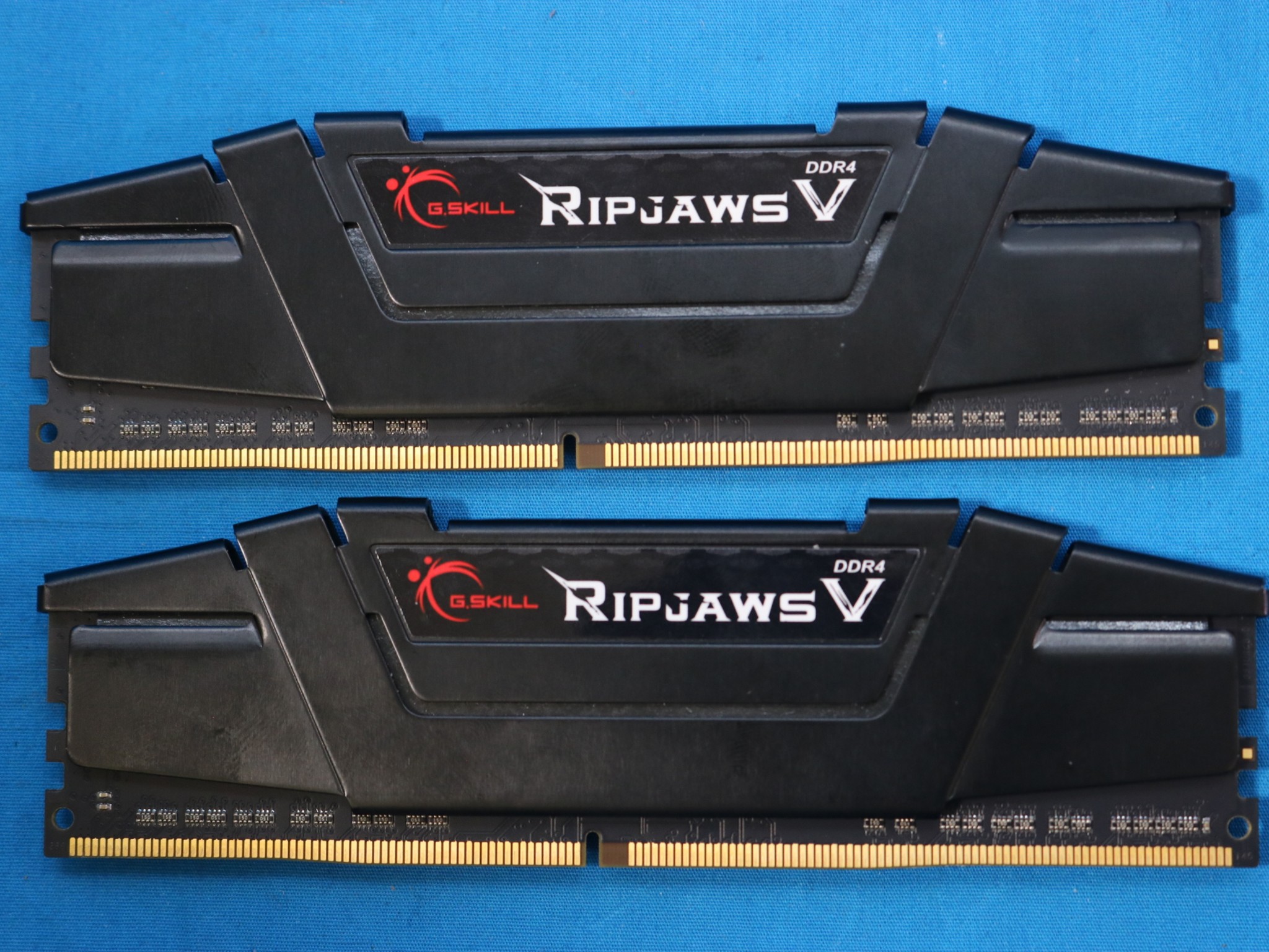 G.Skill RipJaws V Series 32GB (2x16GB) DDR4-2666MHz CL15 1.20V Desktop RAM F4-2666C15S-16GVK