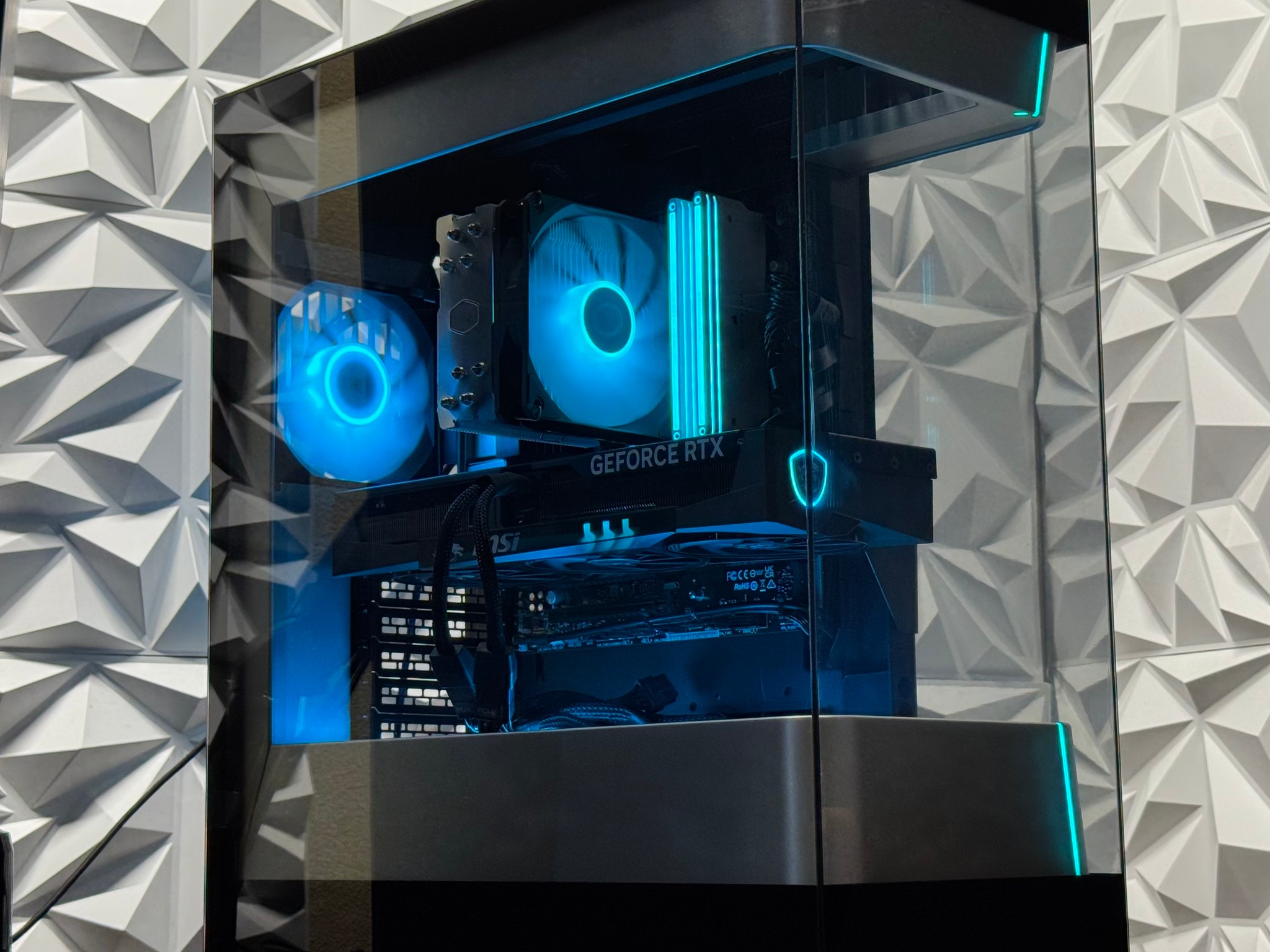 1080P/1440P Gaming Pc / RTX 5070 / Ryzen 7 / 32GB DDR5 Ram / 1TB SSD / full glass case