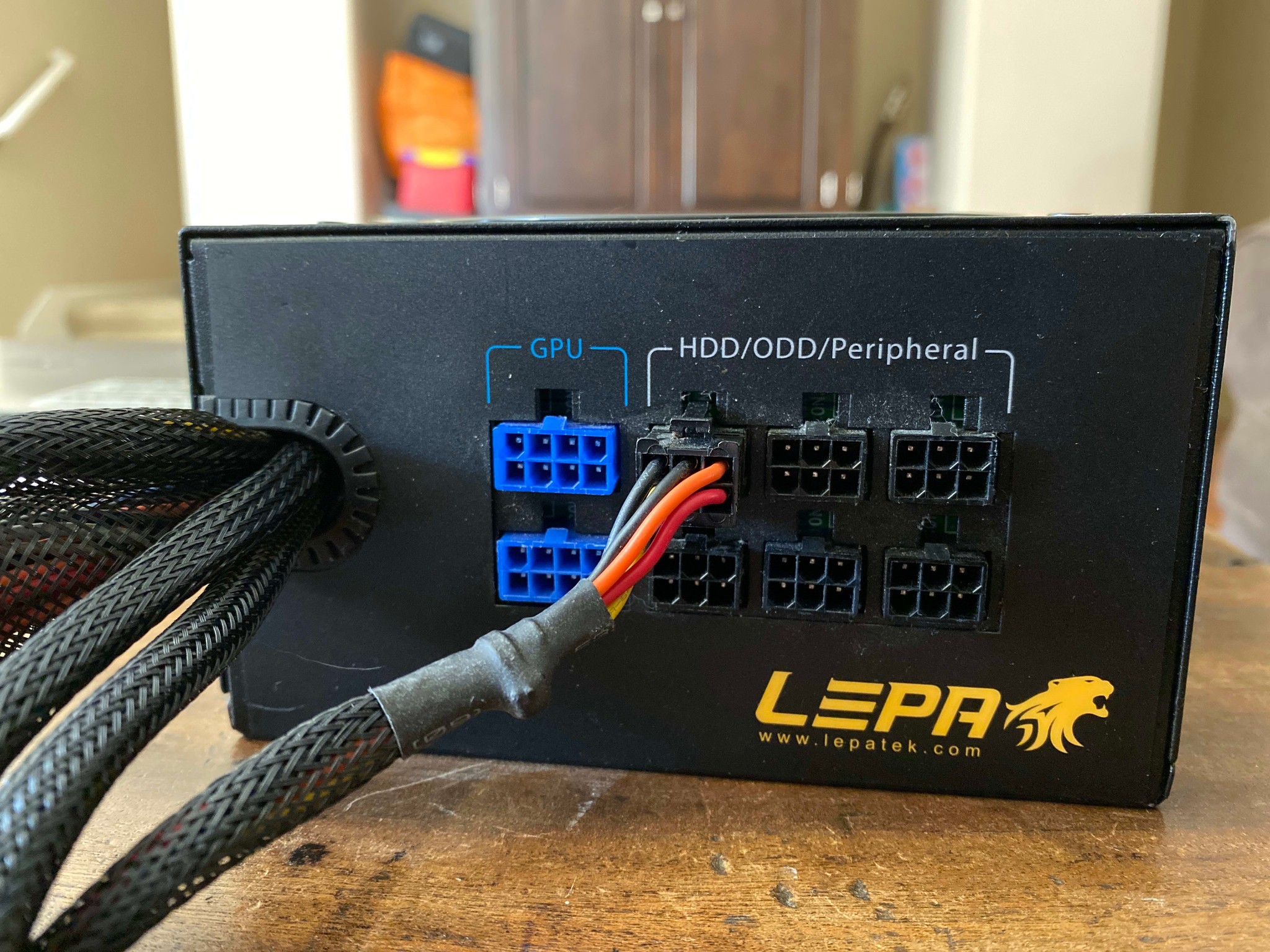 LEPA B1000M MaxBron PSU - Semi-Modular