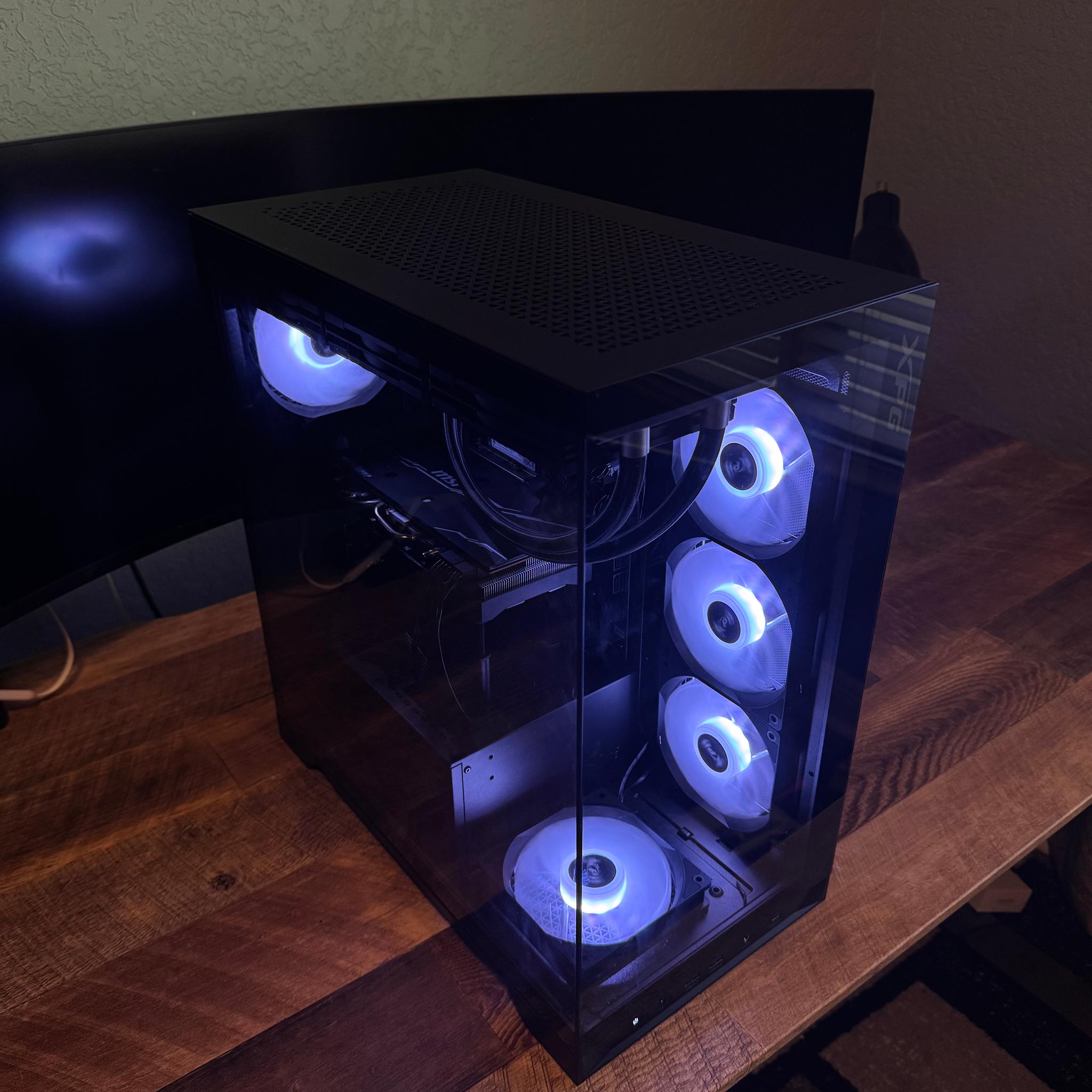 Ryzen 5 3600 | Rx 5700xt | 16gb 3000mhz | 256gb ssd windows 11