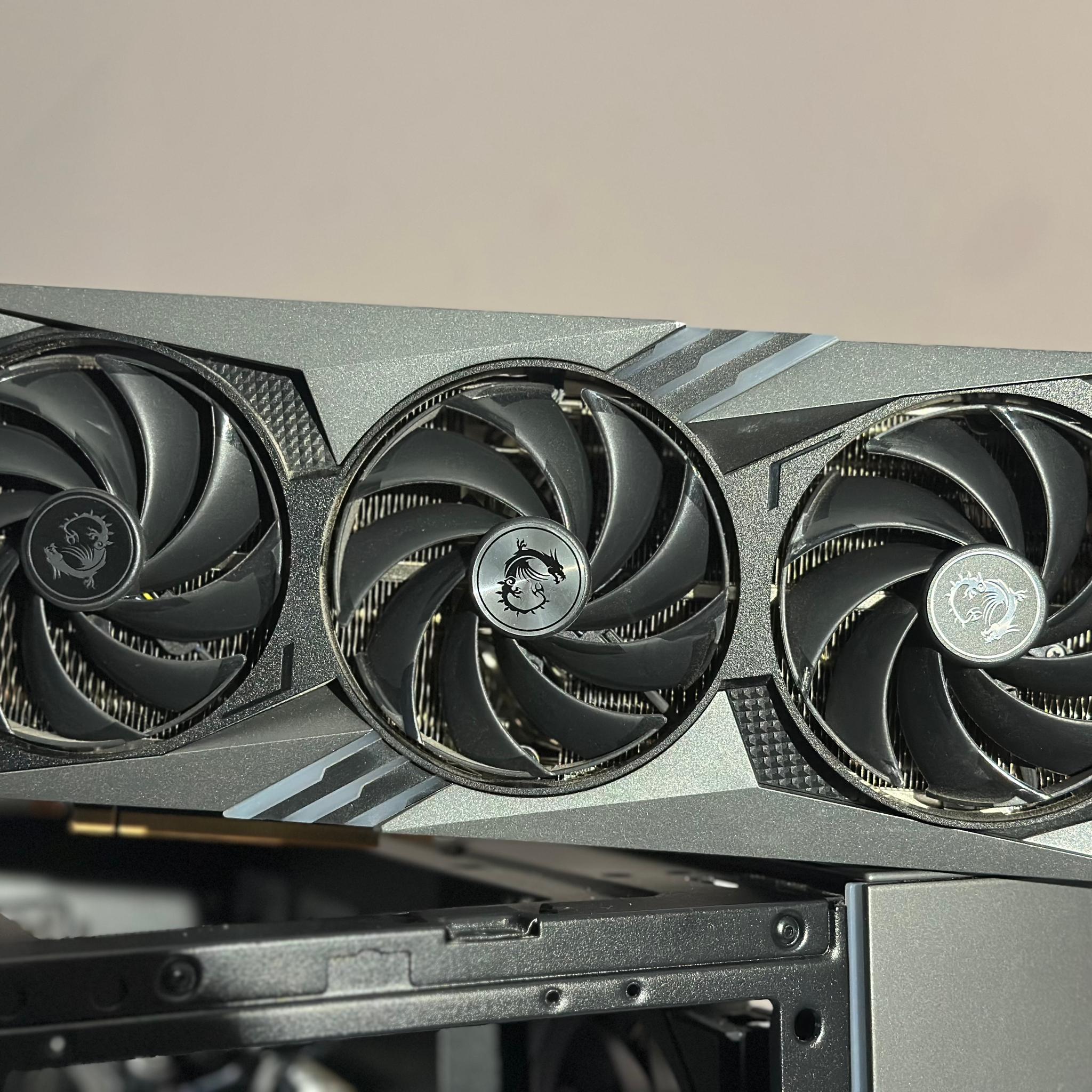 MSI GeForce RTX 4090 GAMING TRIO