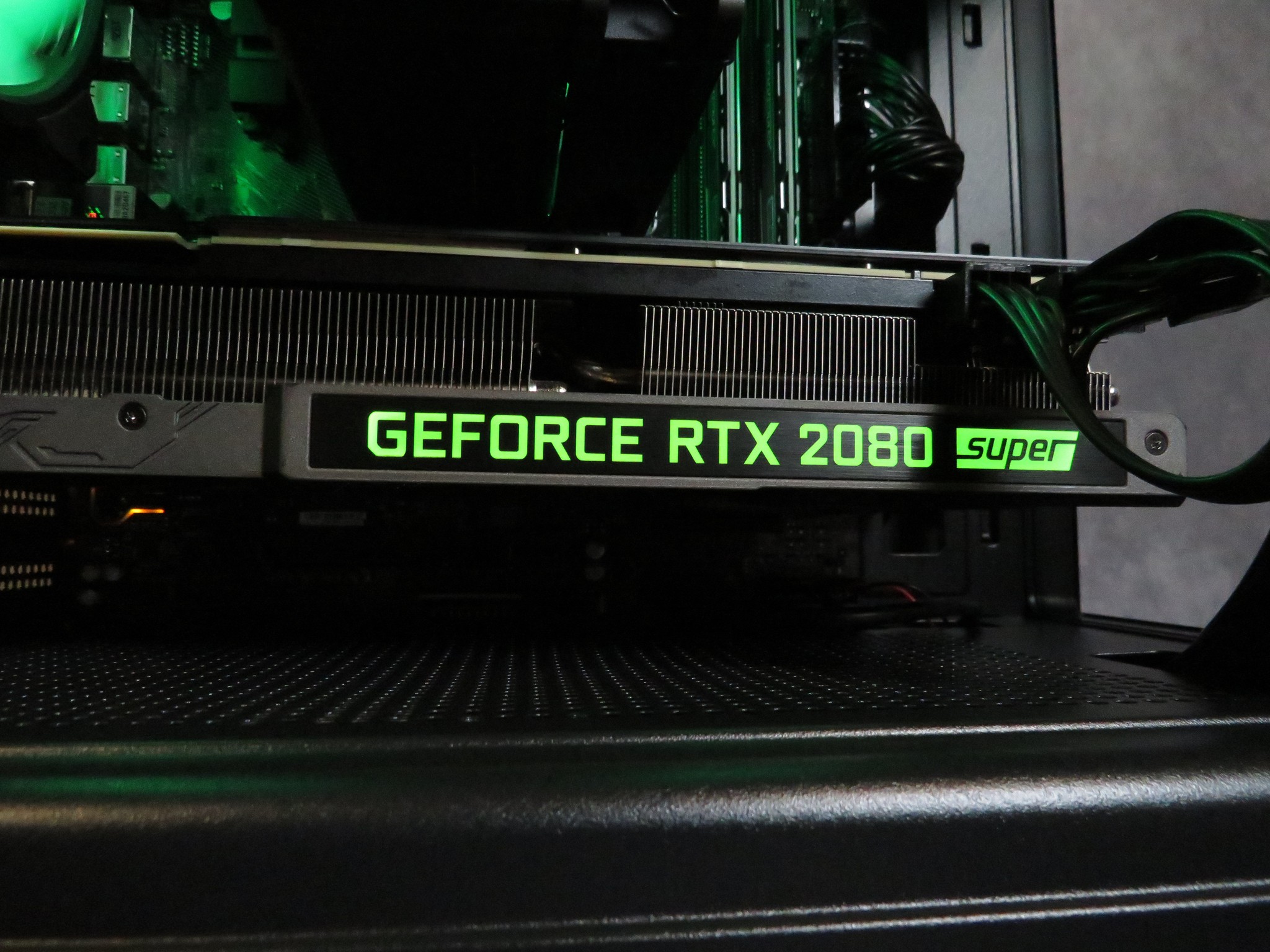 Entry level 1440p GAMER! RTX 2080 Super - Ryzen 5 5500 - 16 GB DDR4 - 1 TB SSD