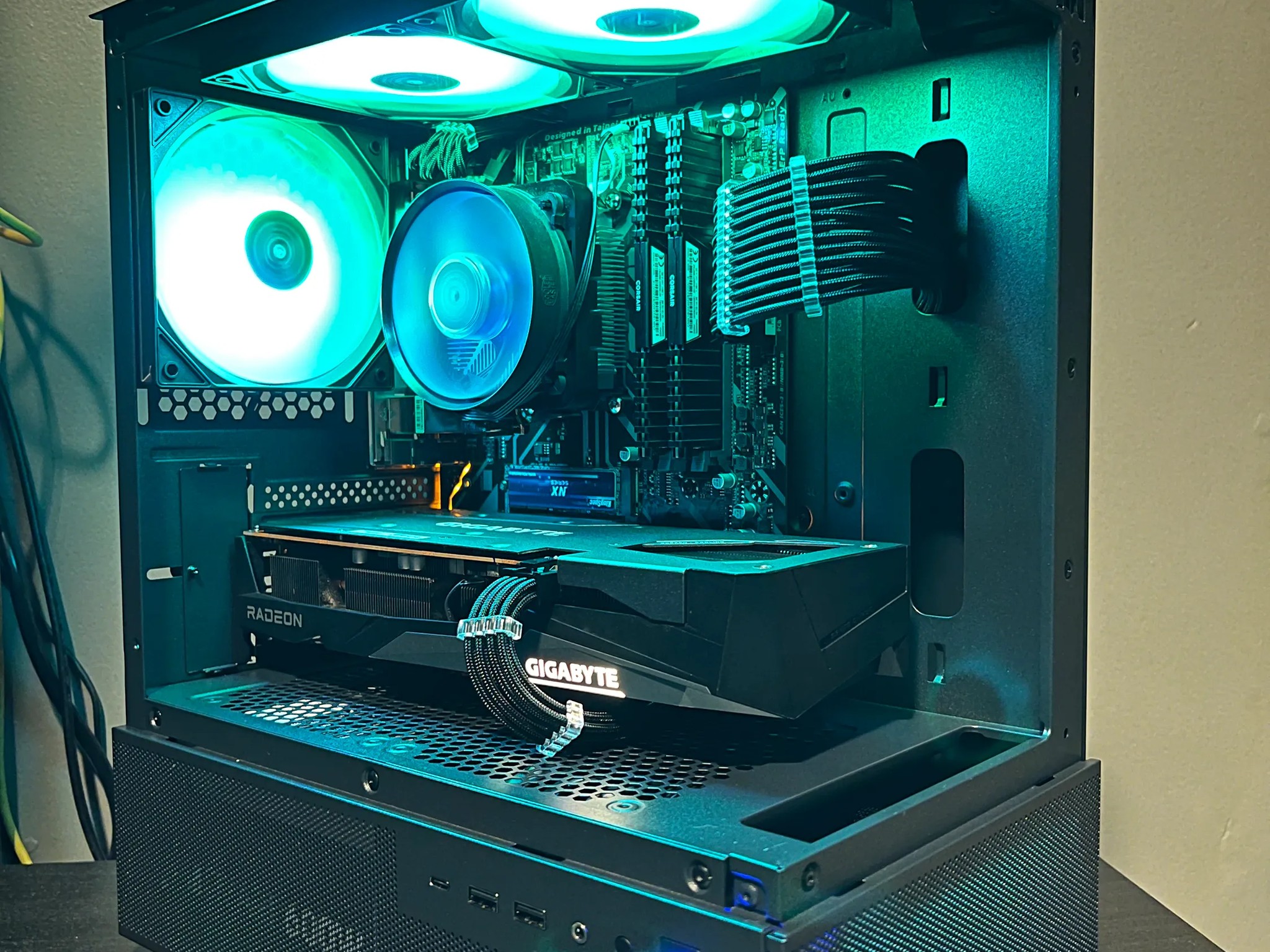 🐟Fish Tank Gaming PC🐟 | RX 6600 XT | Ryzen 5