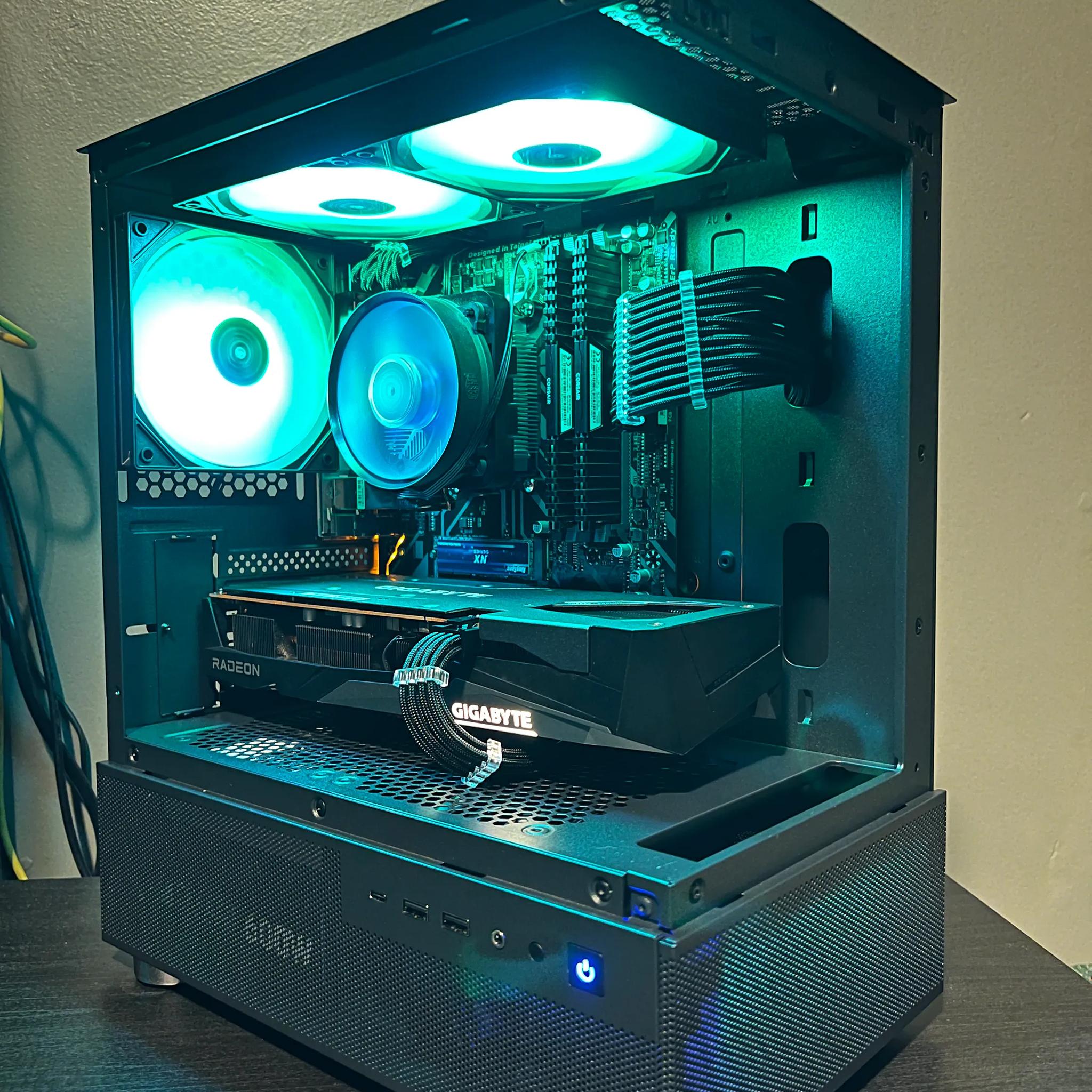 🐟Fish Tank Gaming PC🐟 | RX 6600 XT | Ryzen 5