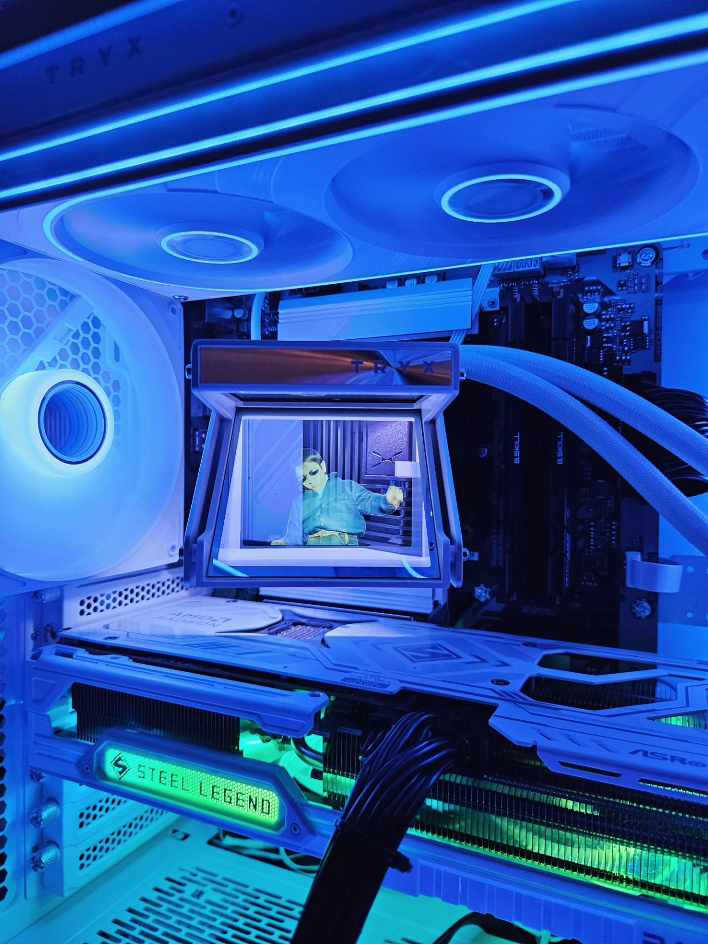 White Gaming PC • RX 9070 XT • Intel Core Ultra 7 265K • 32GB DDR5 • 1TB M.2 • TRYX Holo 360MM