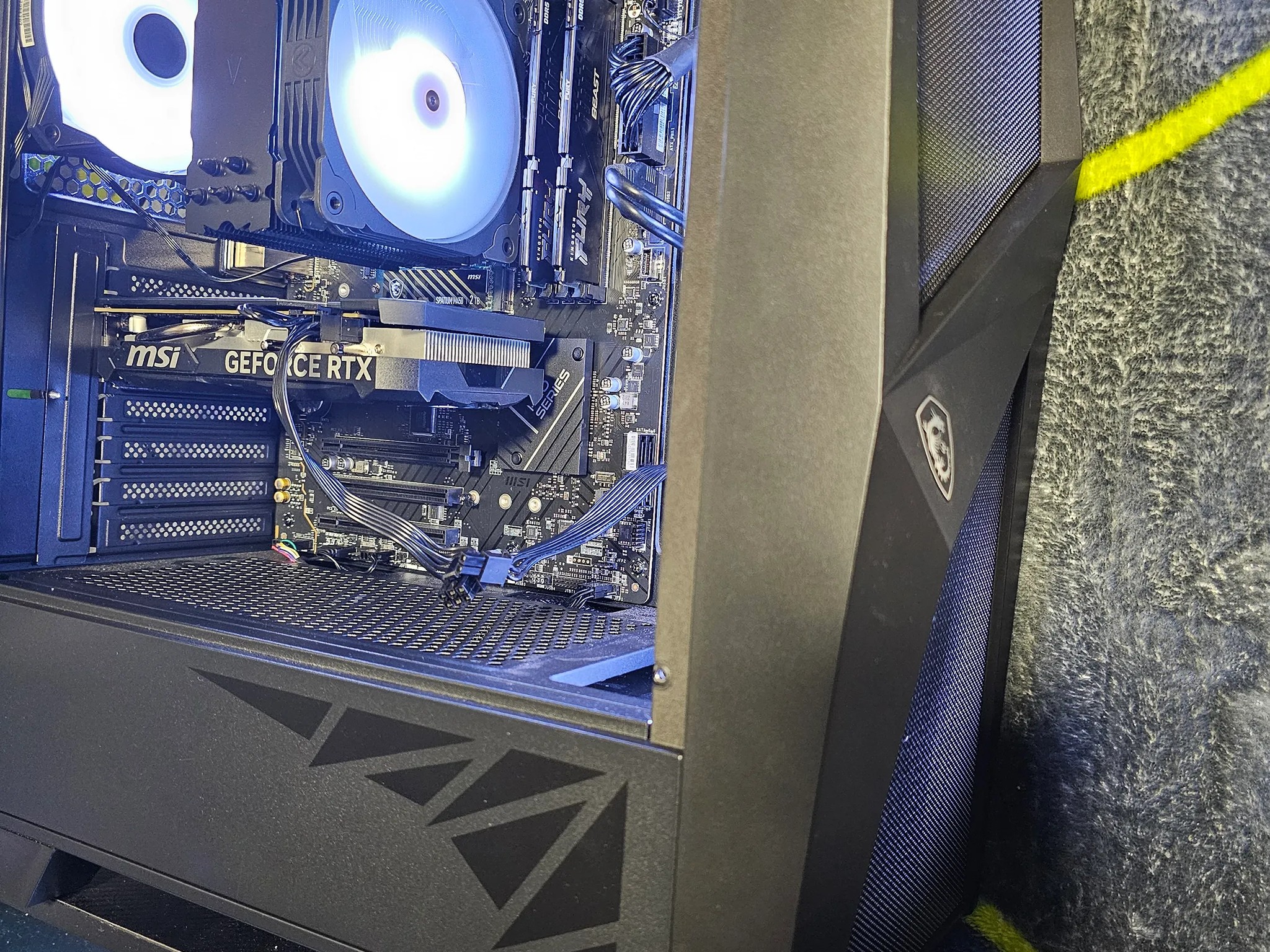 MID LEVEL HIGH PERFORMANCE GAMING PC