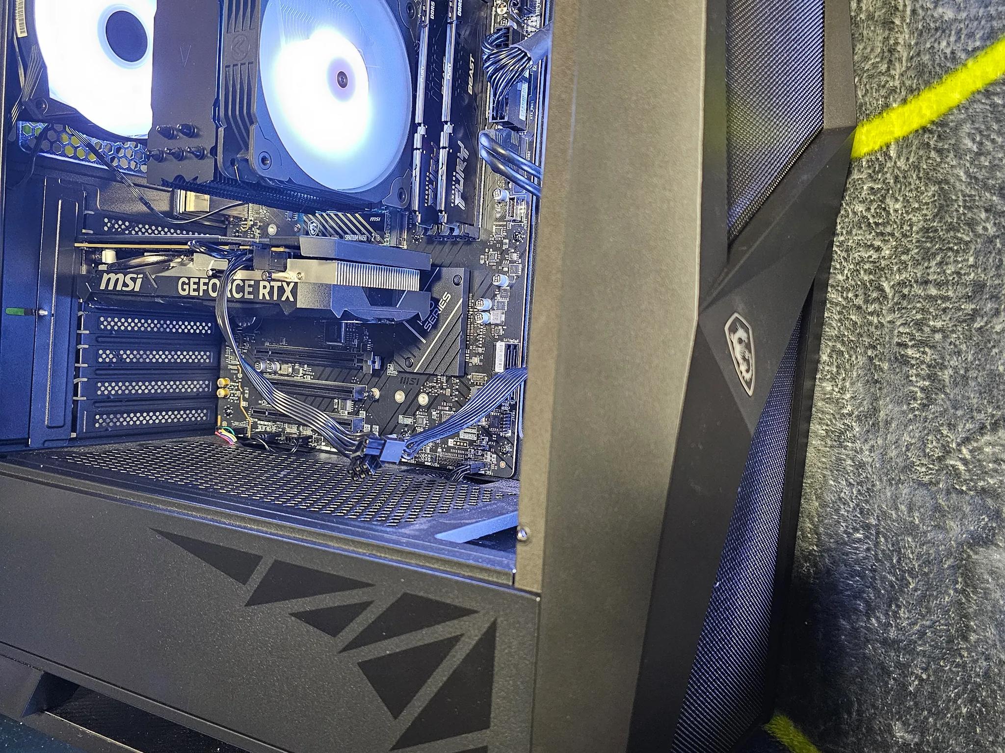 MID LEVEL HIGH PERFORMANCE GAMING PC