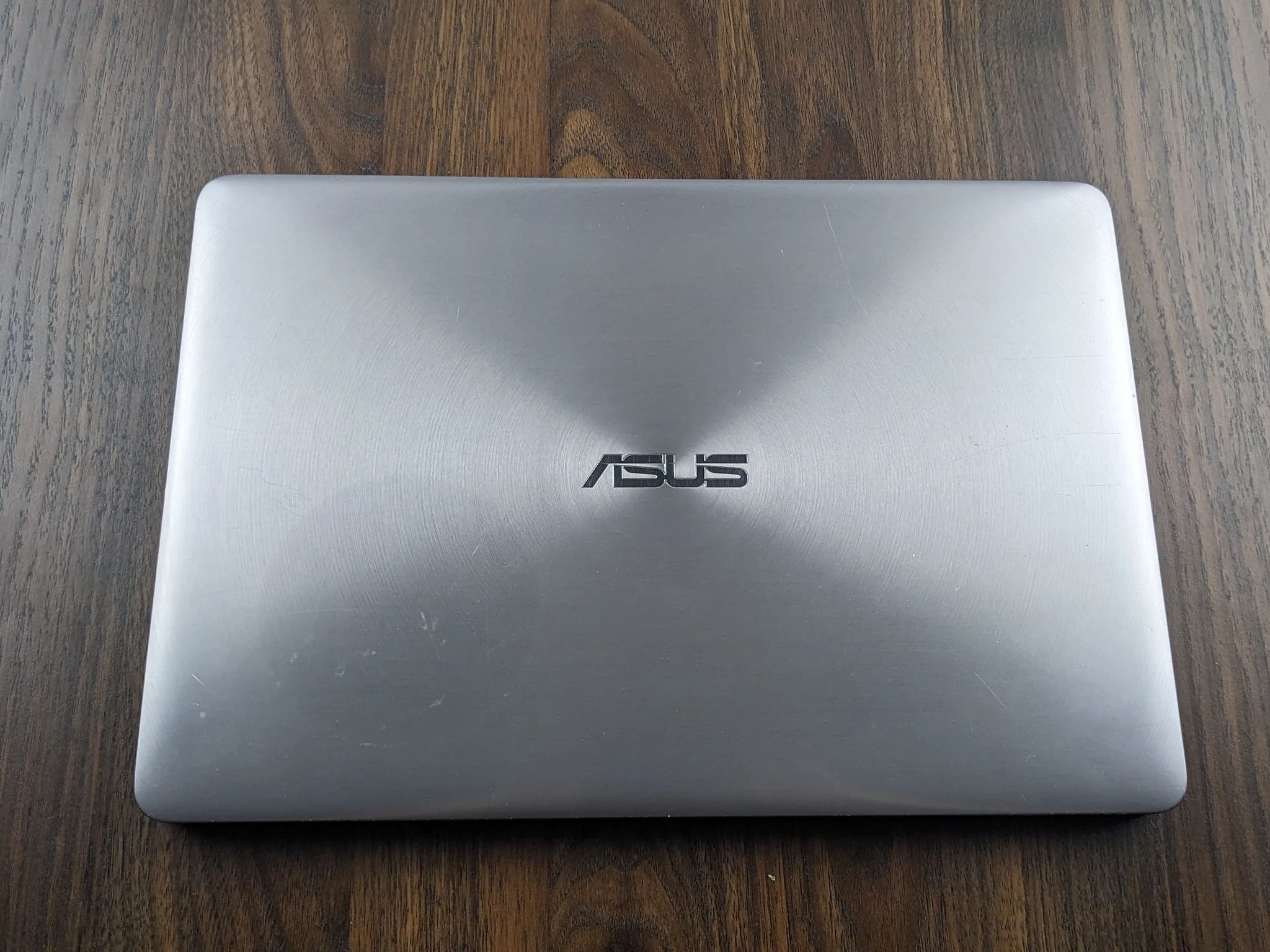 ASUS Zenbook UX330u 1080p 13.3" i5-7200u 256GB SSD 8GB DDR4 1867mhz Ultrabook
