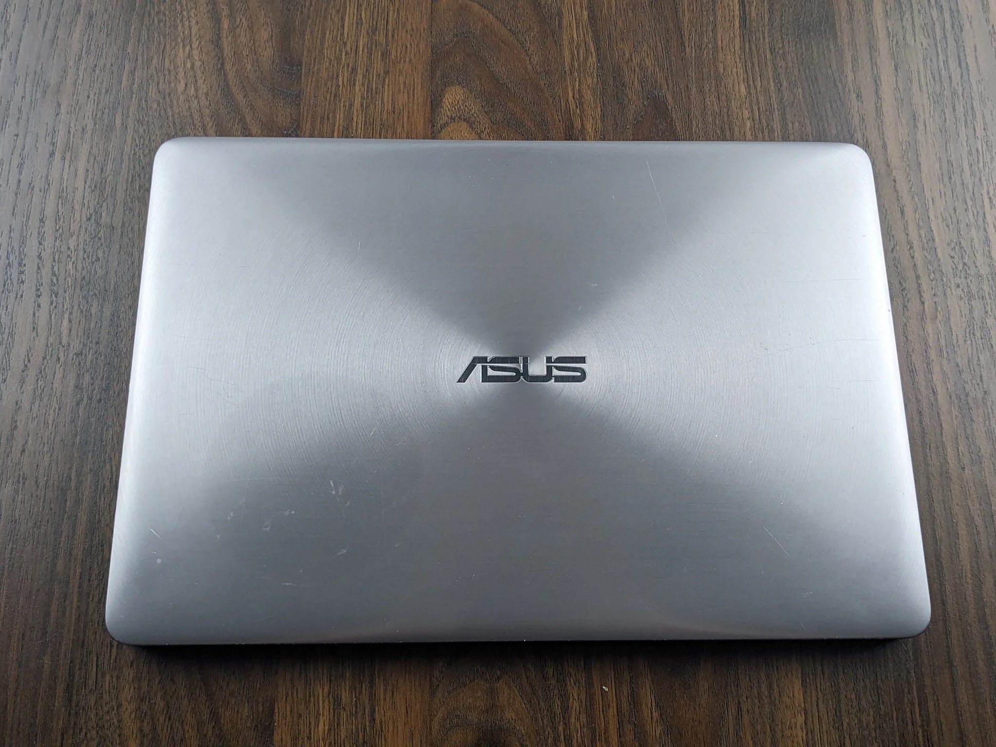 ASUS Zenbook UX330u 1080p 13.3" i5-7200u 256GB SSD 8GB DDR4 1867mhz Ultrabook