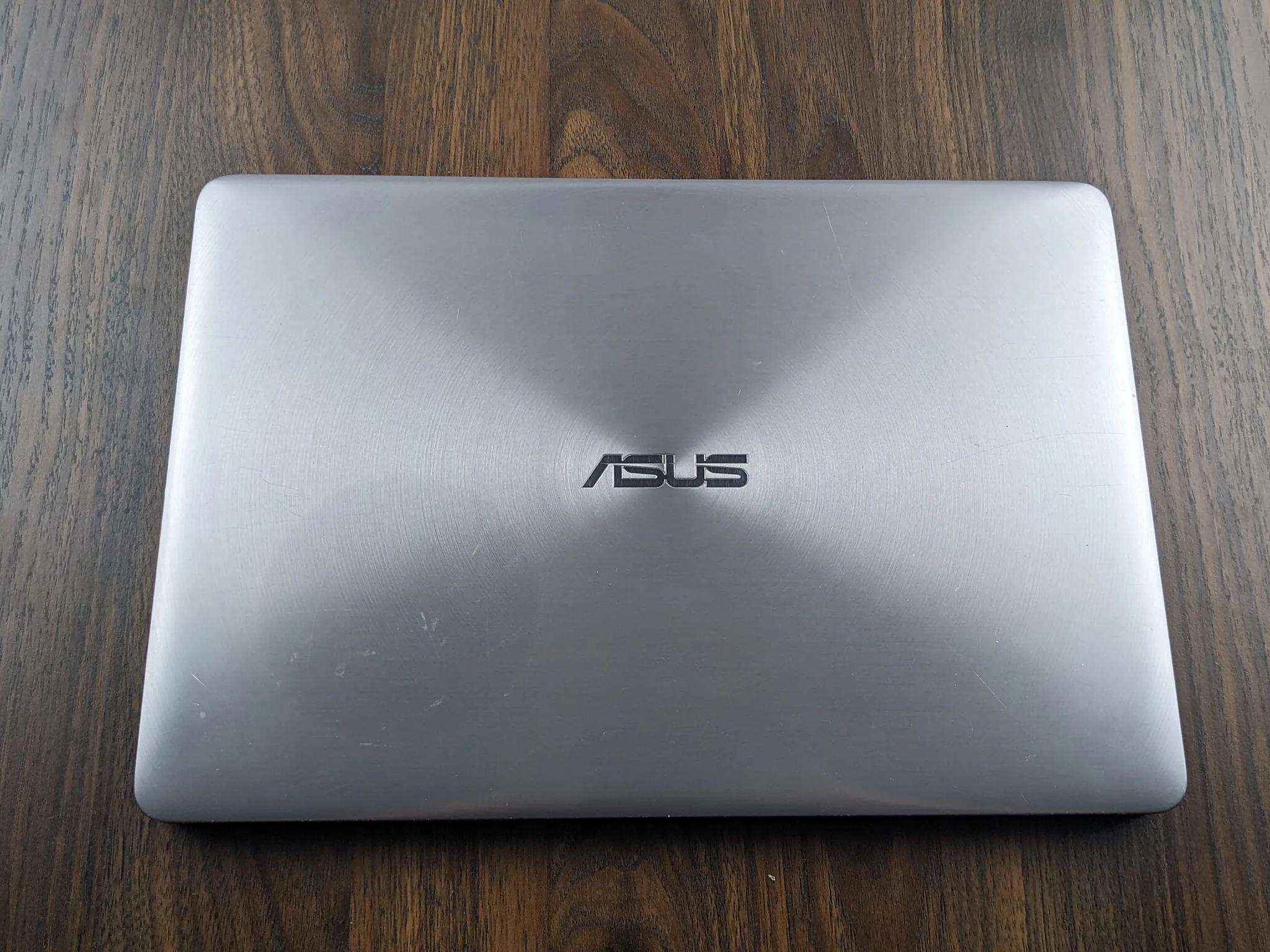 ASUS Zenbook UX330u 1080p 13.3" i5-7200u 256GB SSD 8GB DDR4 1867mhz Ultrabook