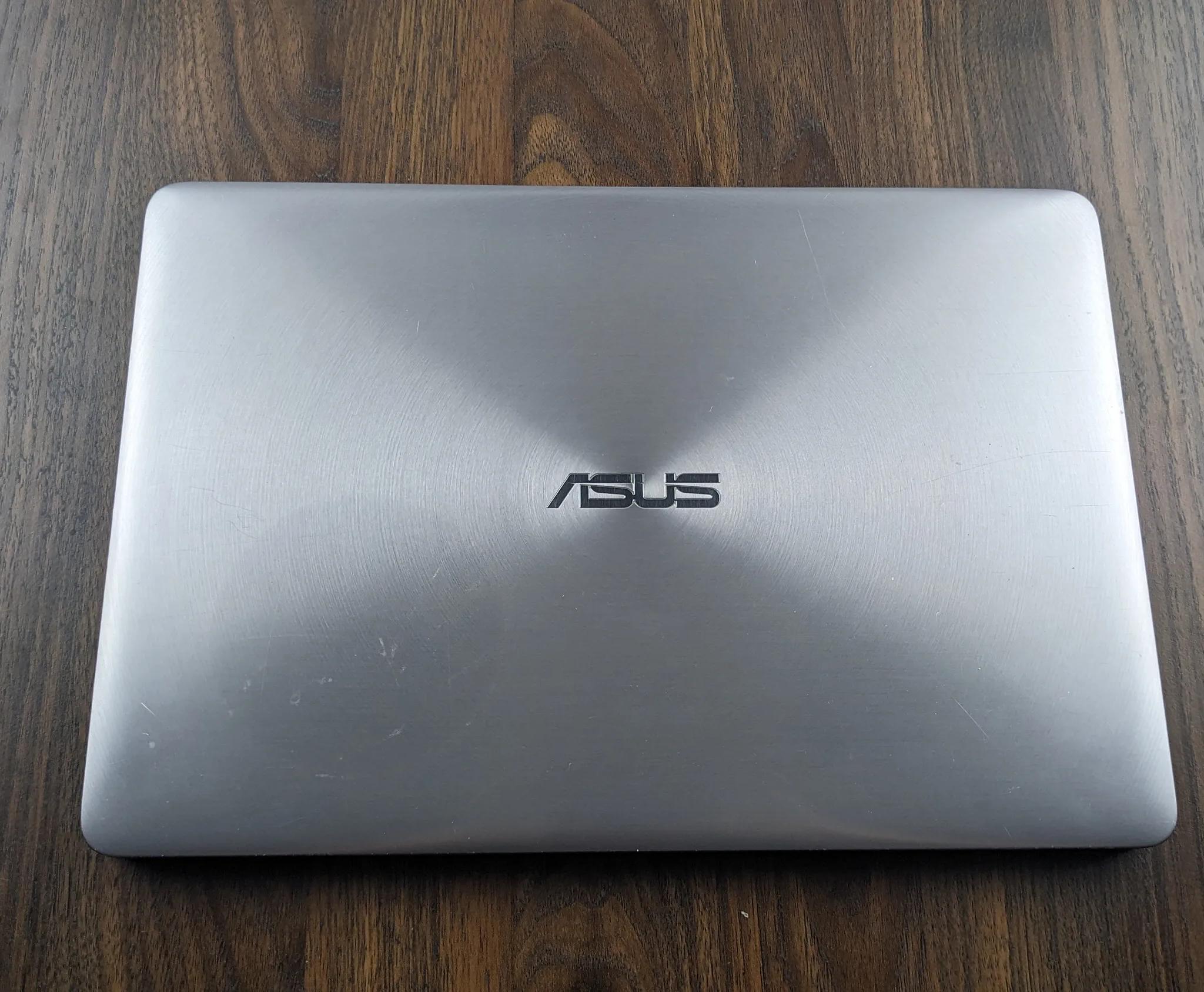 ASUS Zenbook UX330u 1080p 13.3" i5-7200u 256GB SSD 8GB DDR4 1867mhz Ultrabook