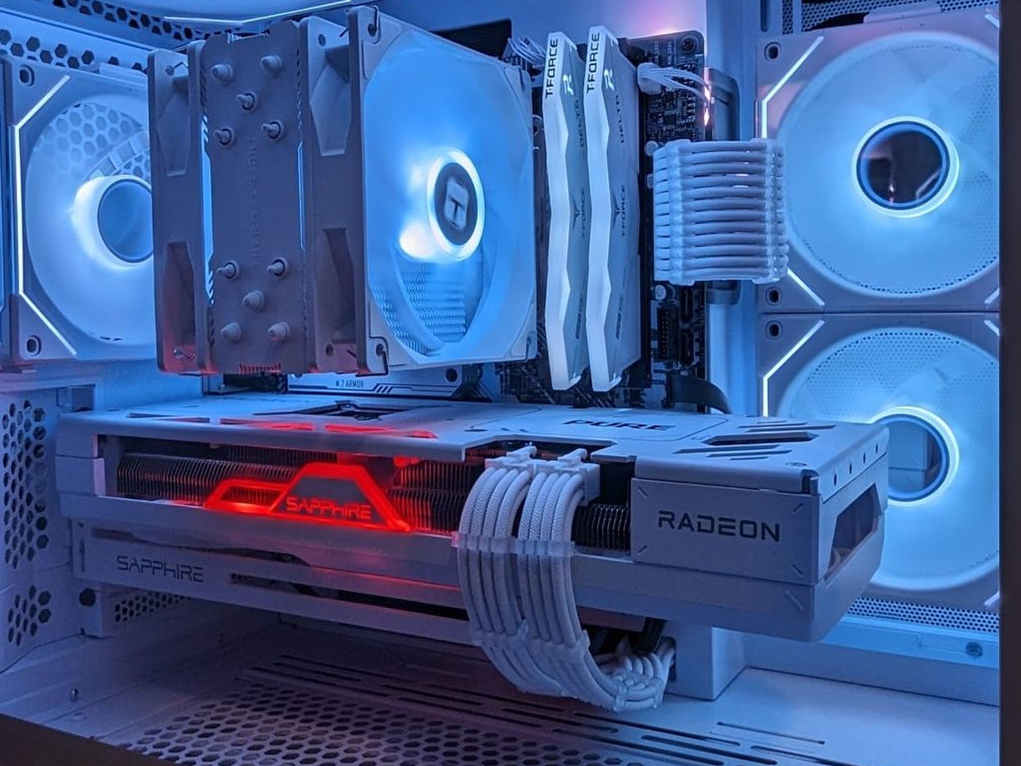 Sapphire Pure 7800XT 16GB