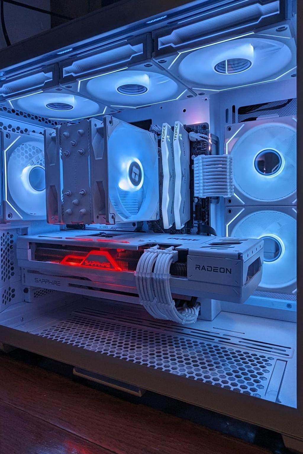 Sapphire Pure 7800XT 16GB