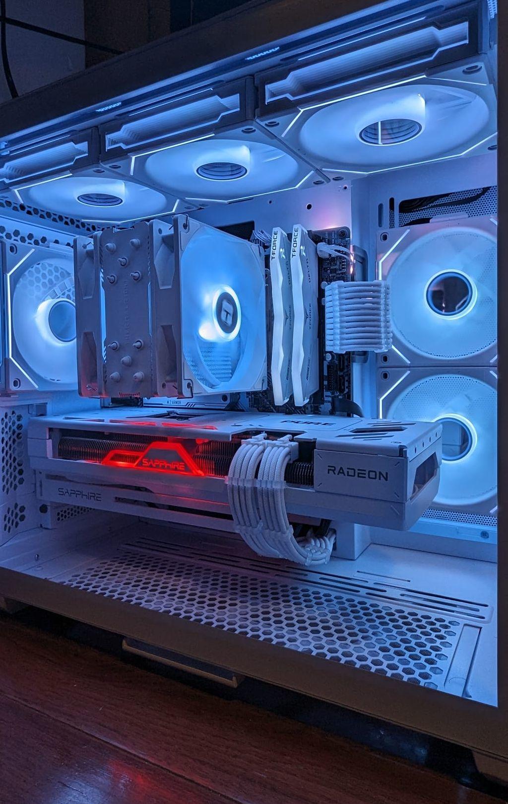 Sapphire Pure 7800XT 16GB