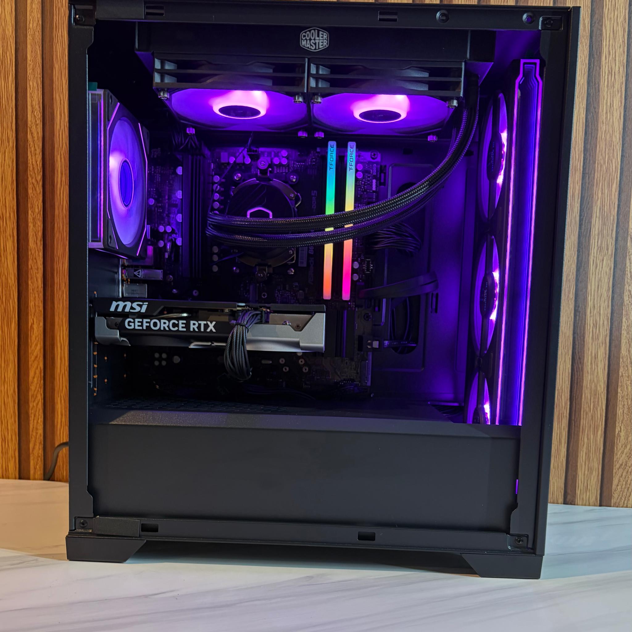 RTX 5060 | RYZEN 5 8400F | 16GB DDR5 | 1TB SSD | 650W | 240MM