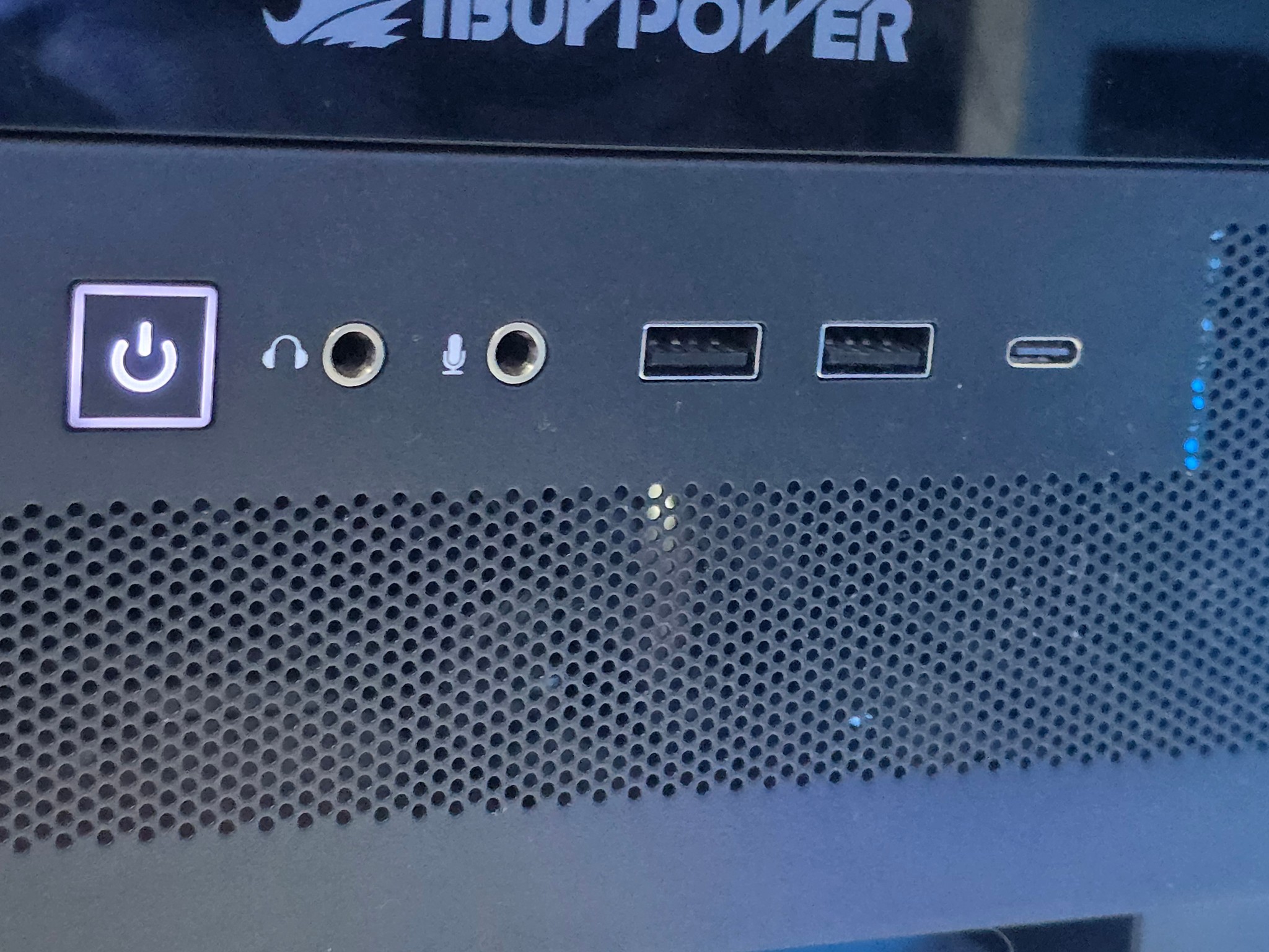 RYZEN 5 5500|RTX 5060|16GB RAM|512GB SSD| Great Gaming Starter