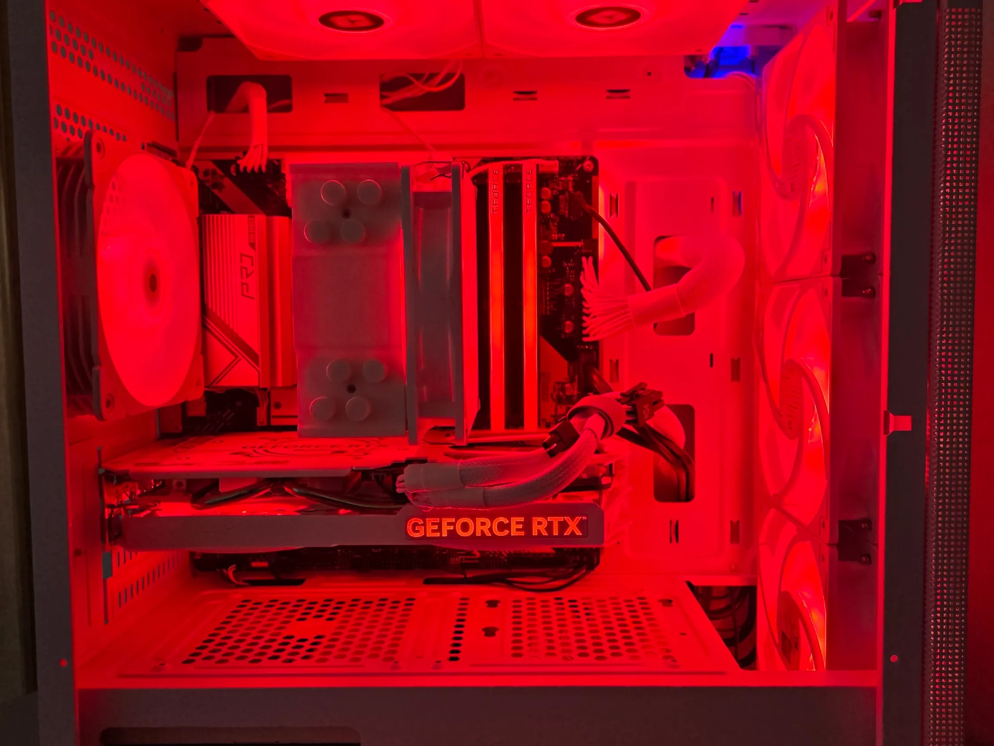 All White - i5 12600KF - RTX 4060 - DDR5 32GB RAM - 1TB NVME