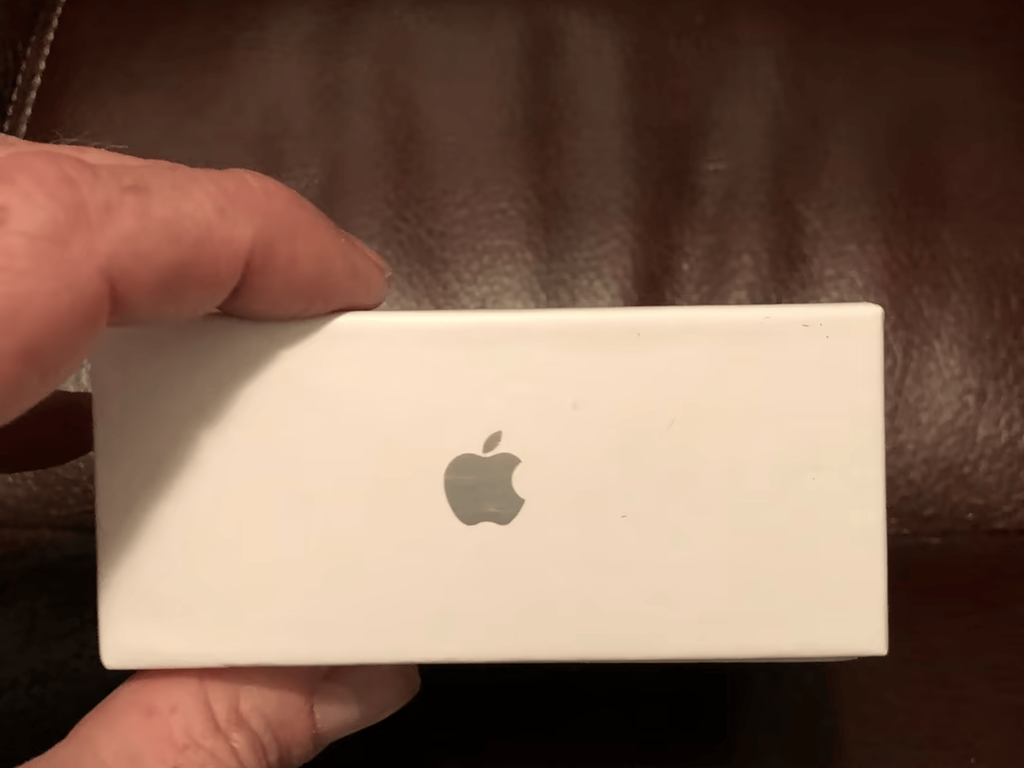 New Apple AirPods Pro w/ mag.case 