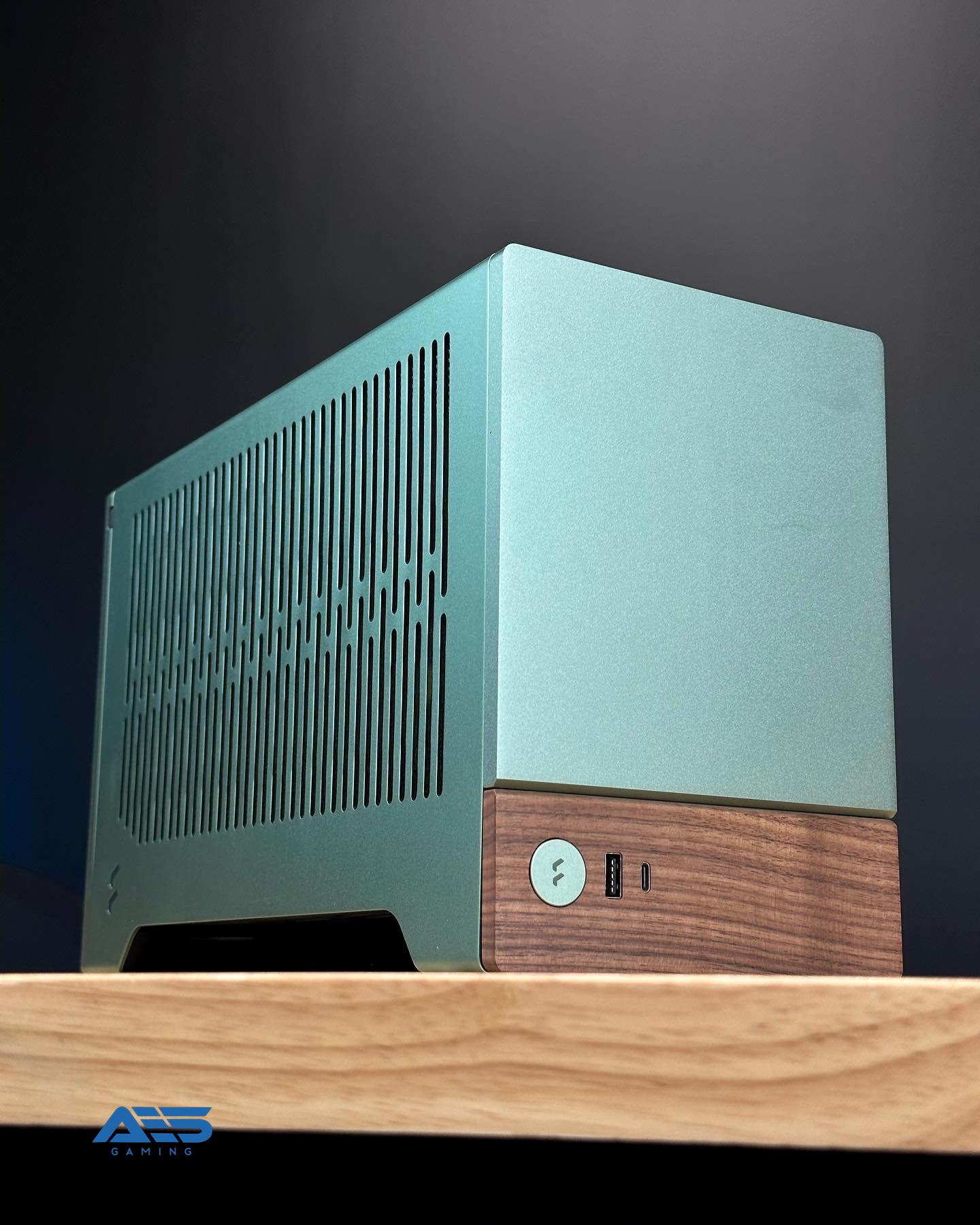 AES Terra ITX - Ryzen 9 7940HX - RTX 4070 Super Gaming/Productivity PC