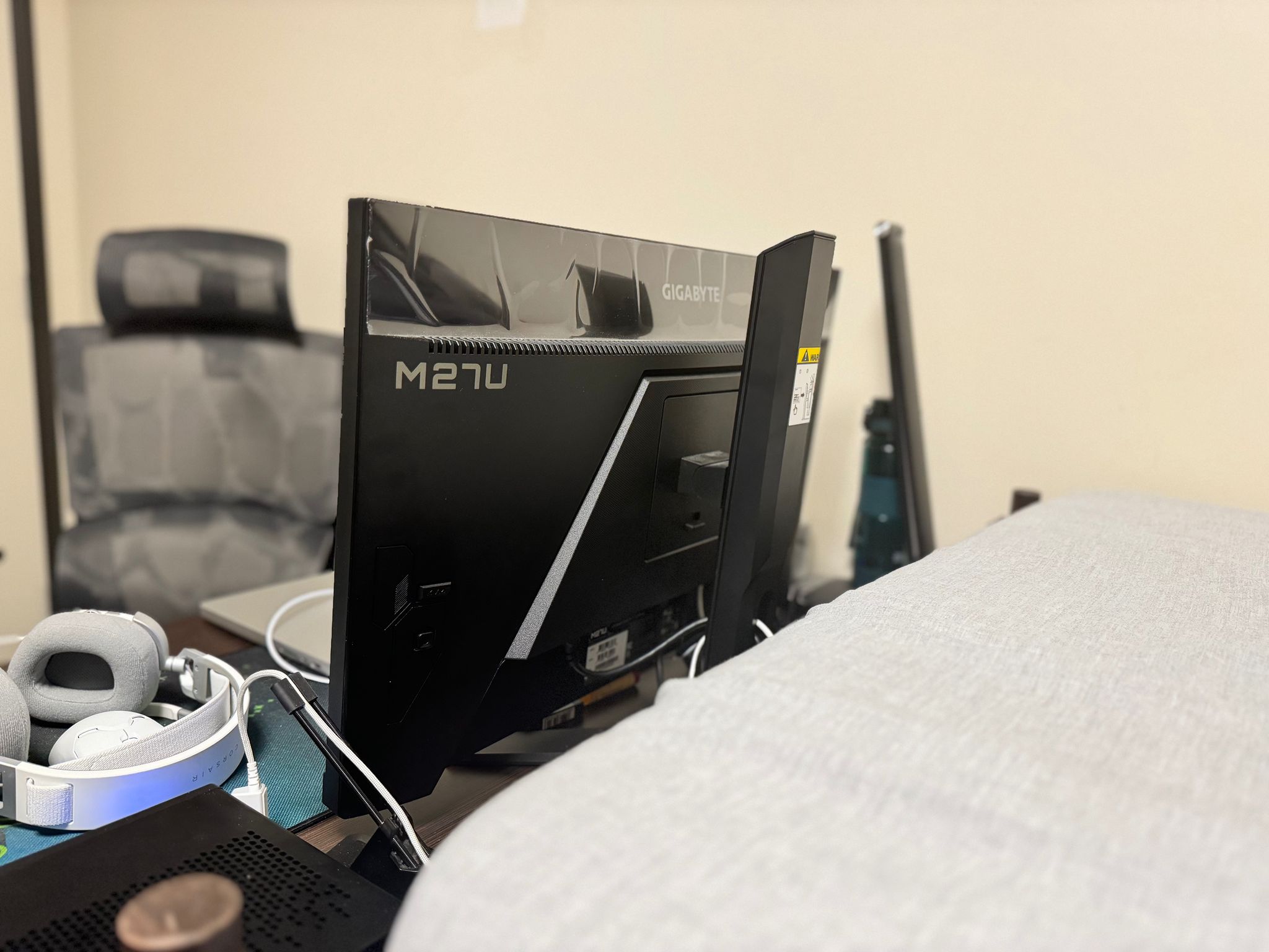 GIGABYTE M27U 4K 160Hz IPS 27-inch Gaming Monitor