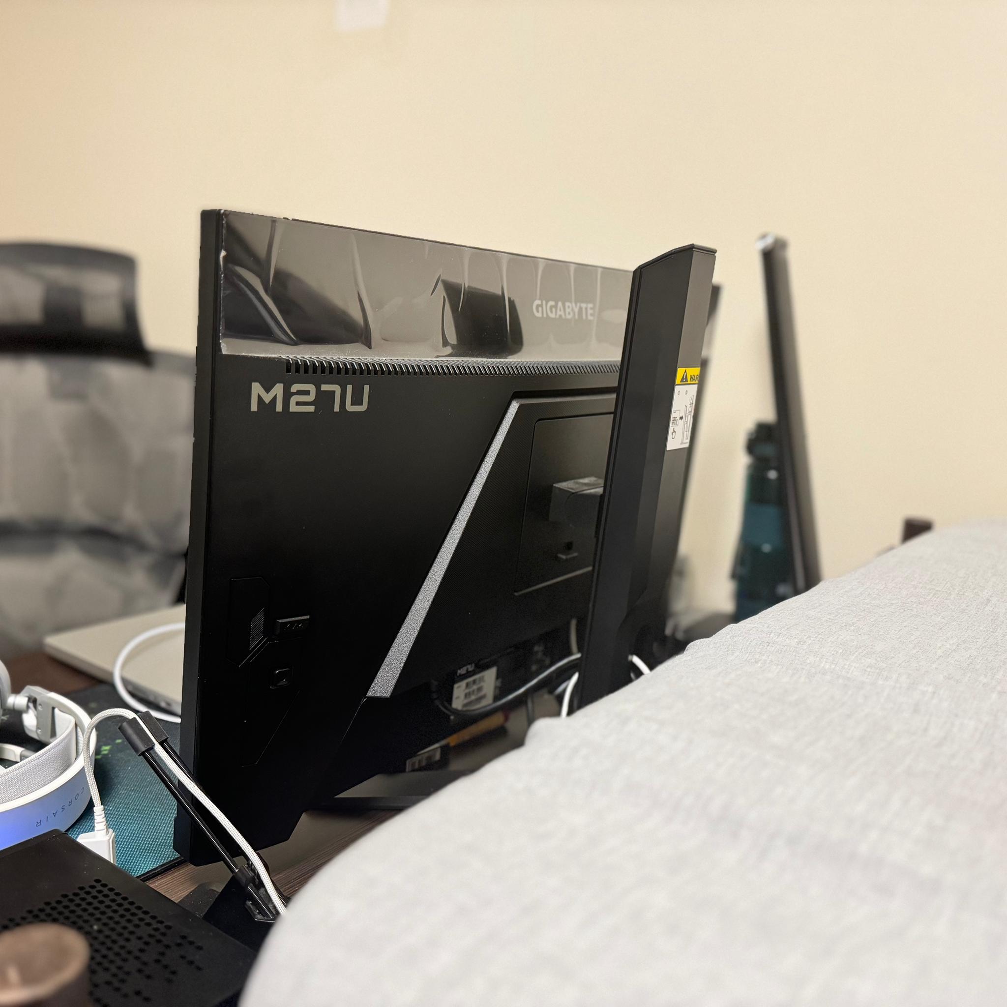 GIGABYTE M27U 4K 160Hz IPS 27-inch Gaming Monitor