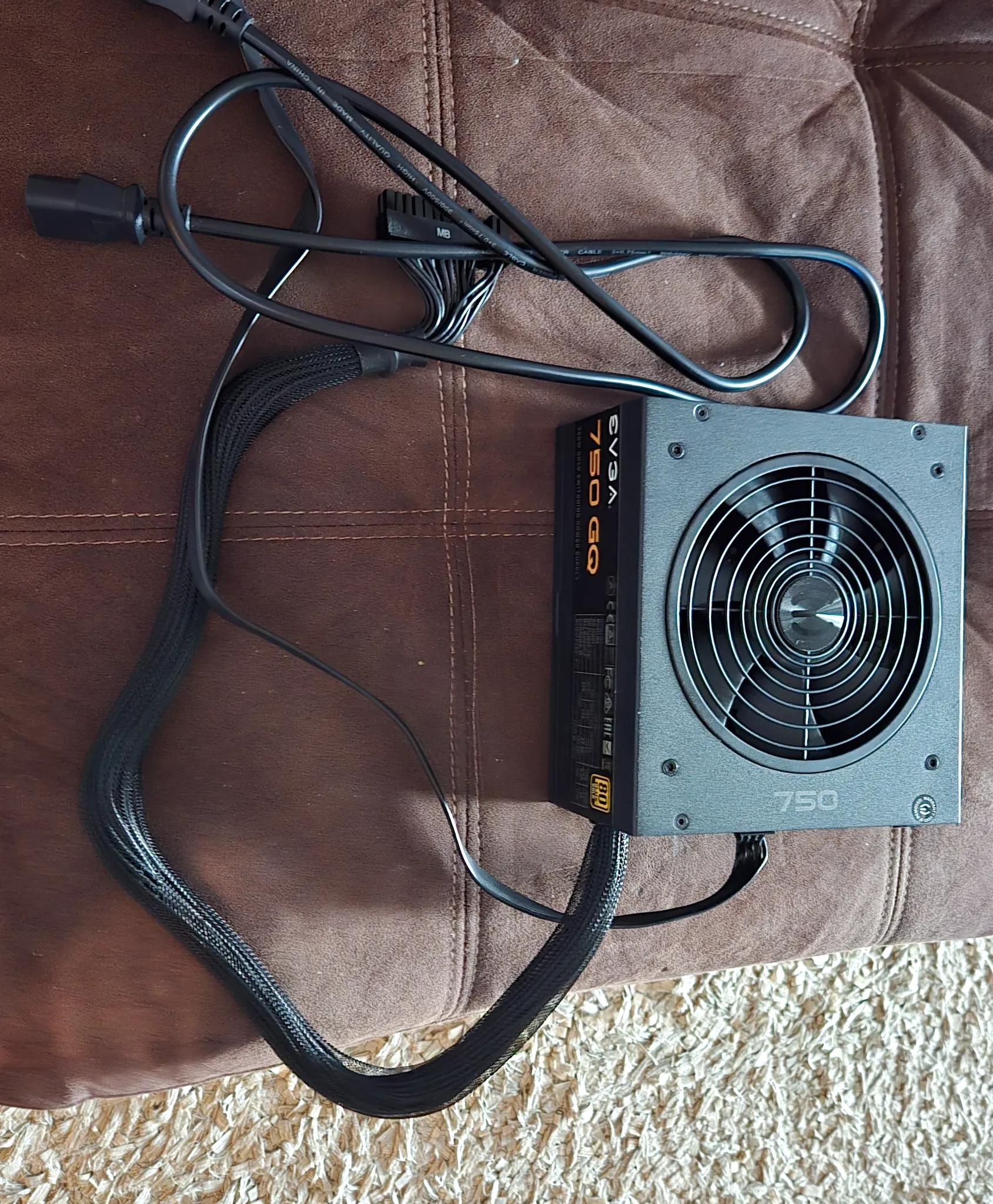 *READ DESCRIPTION* EVGA 750GQ *750W Gold+* Power Supply