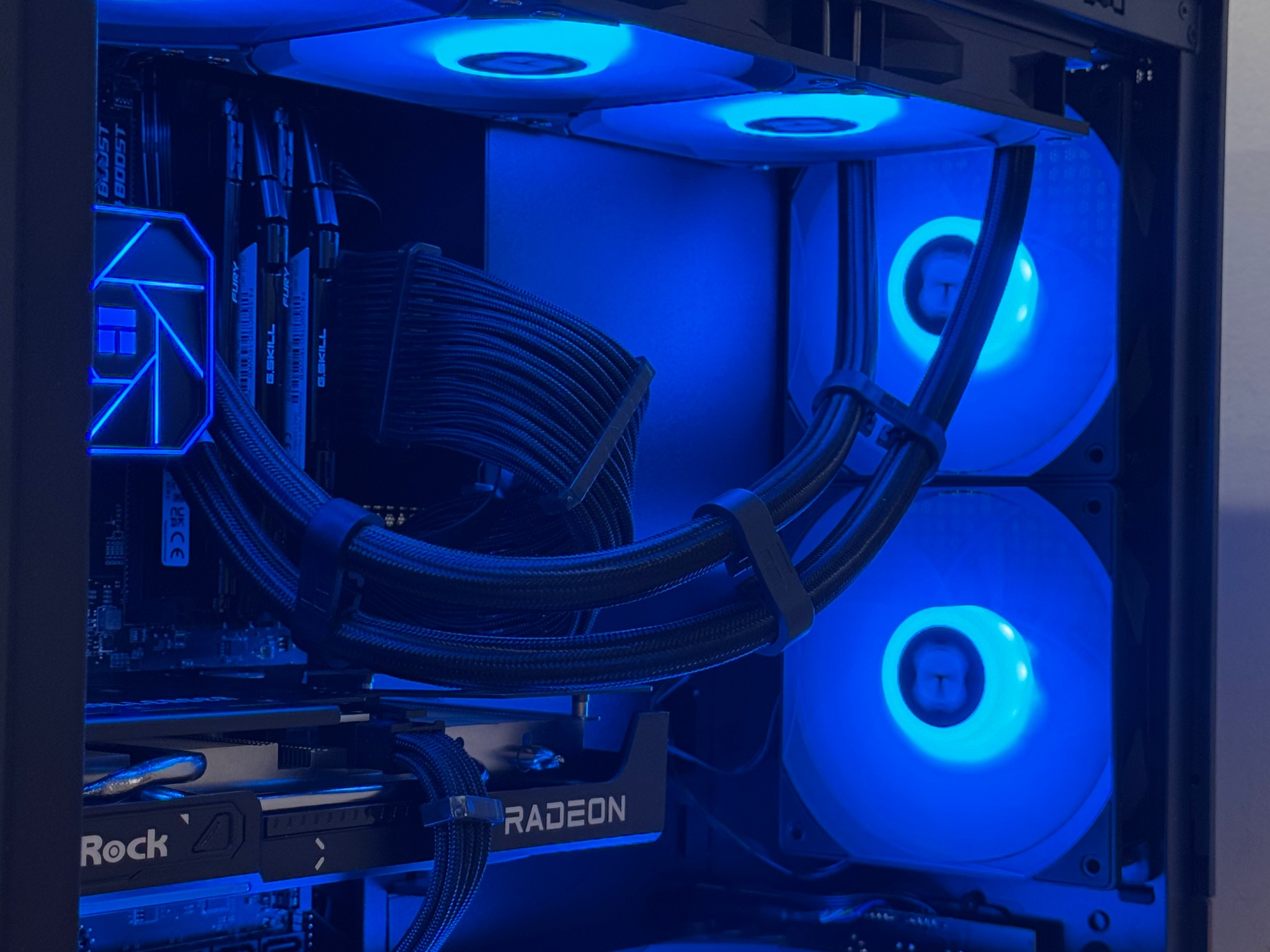 Custom 9060XT 16GB, 5600X Gaming PC