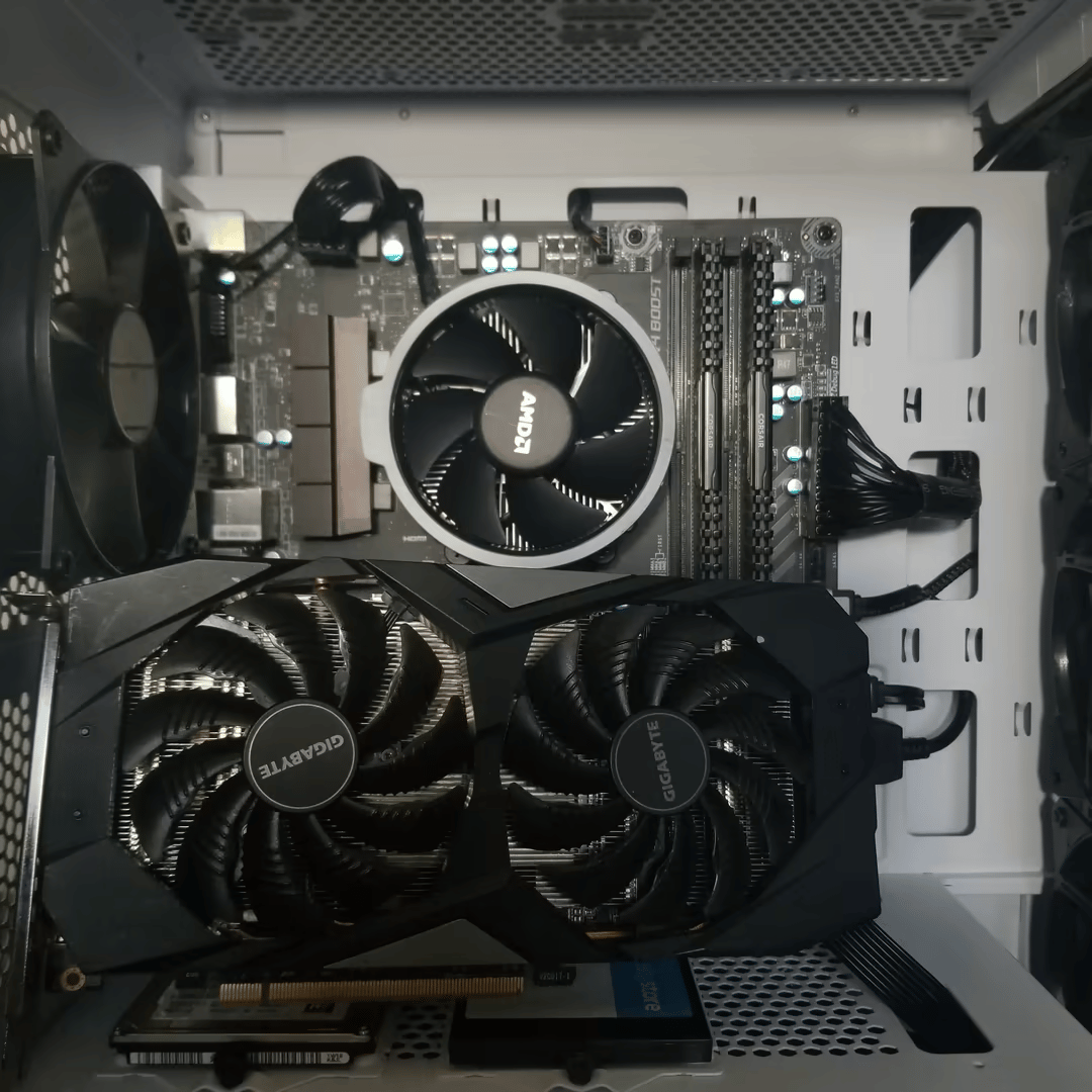 AMD Ryzen 5 2600X // AMD Radeon RX 5500XT 8GB // Corsair LPX 2x8 16GB 2400MHz