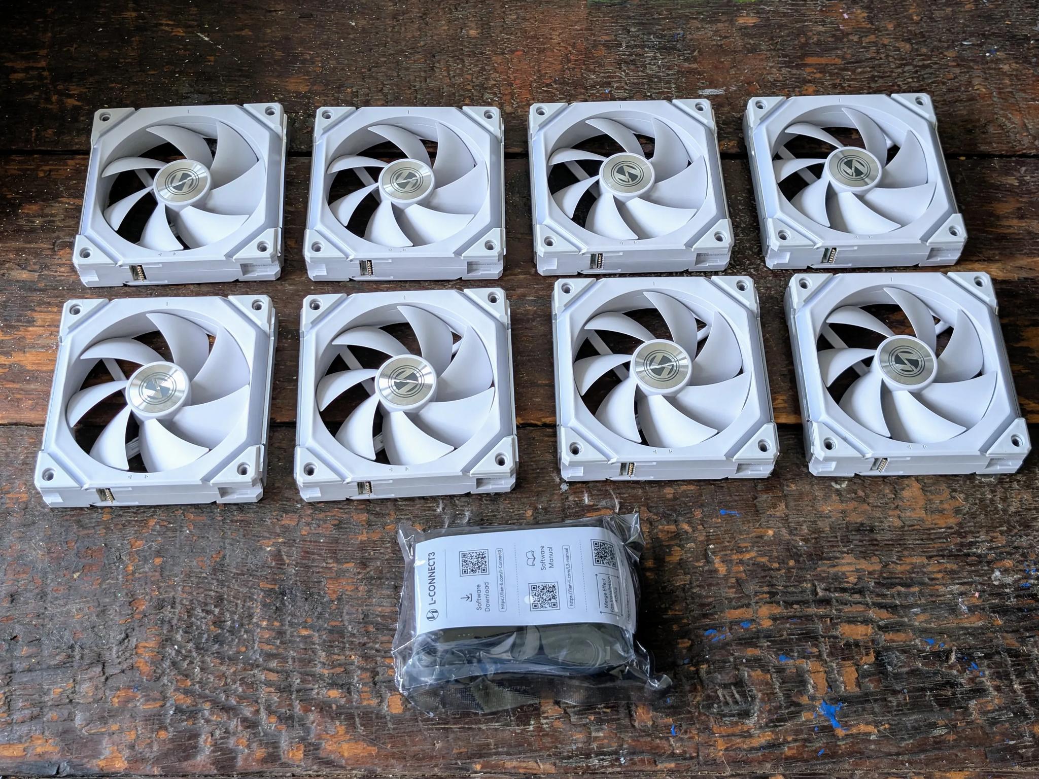 8 Pack Lian Li UNI ARGB White Case Fans