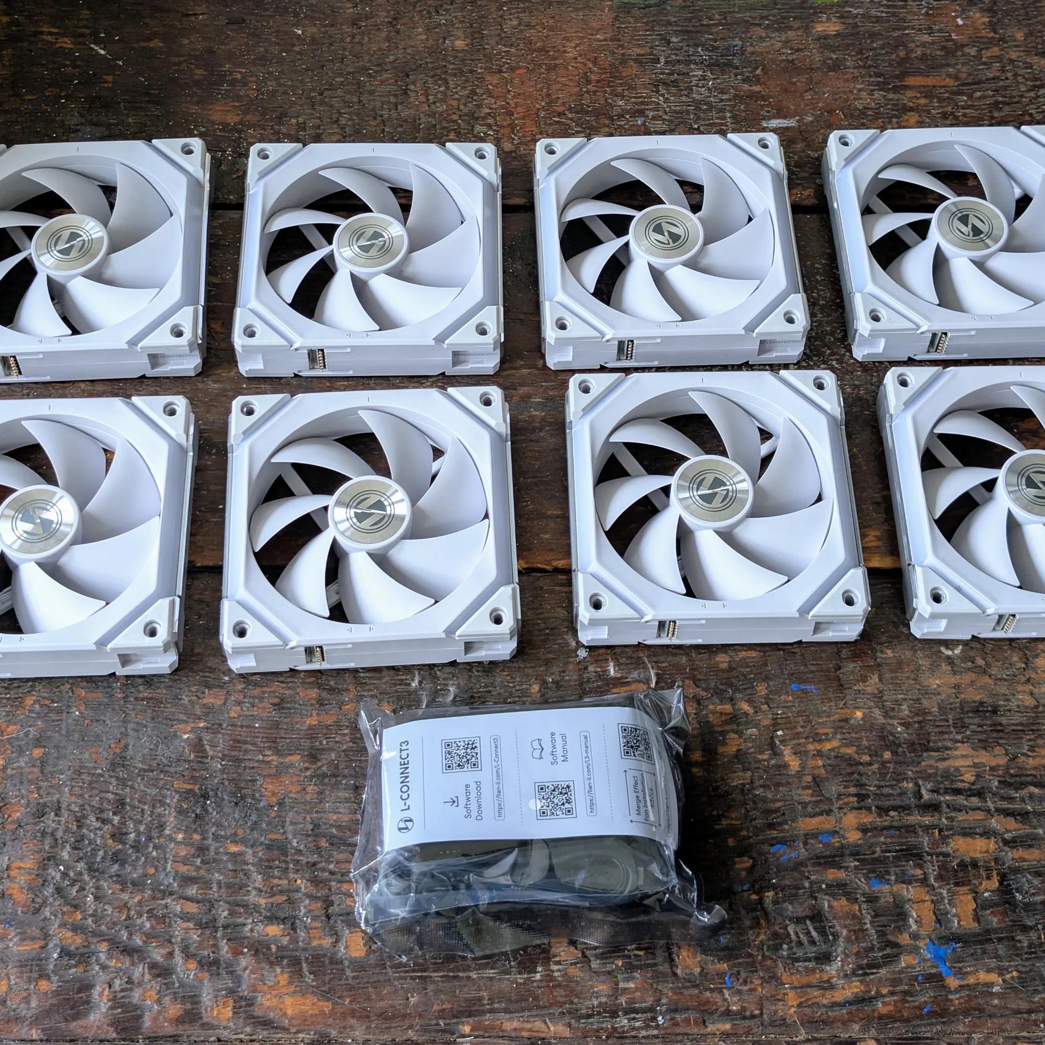 8 Pack Lian Li UNI ARGB White Case Fans