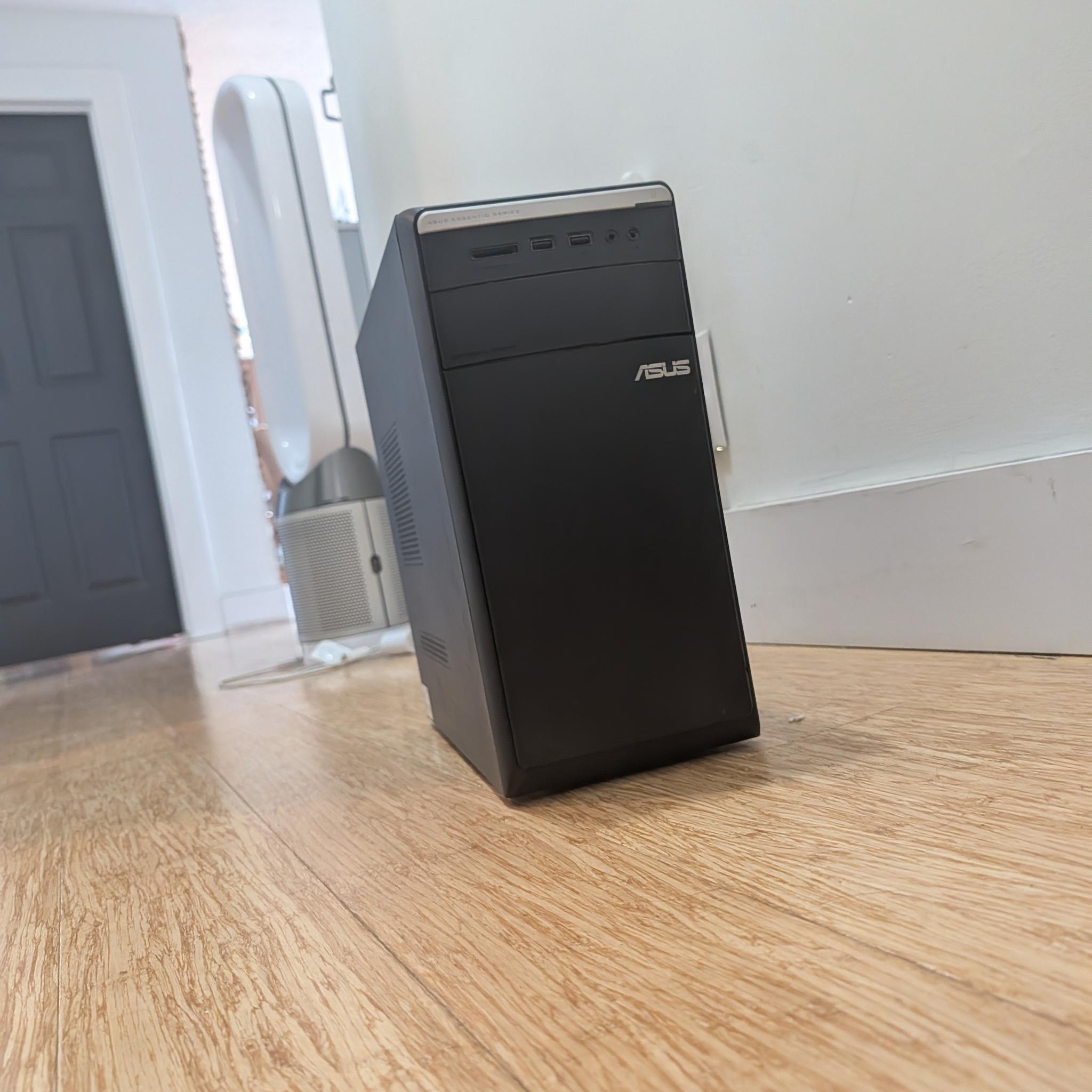 Custom ASUS Gaming PC | RX 580 8GB | I7 6700K | 16GB DDR4 | 512GB SATA SSD |