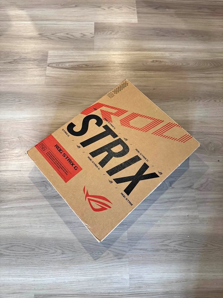 ASUS ROG Strix G16 - Ryzen 9 9955HX3D RTX 5070 Ti 32GB RAM 1TB SSD 16" 2.5K 240Hz