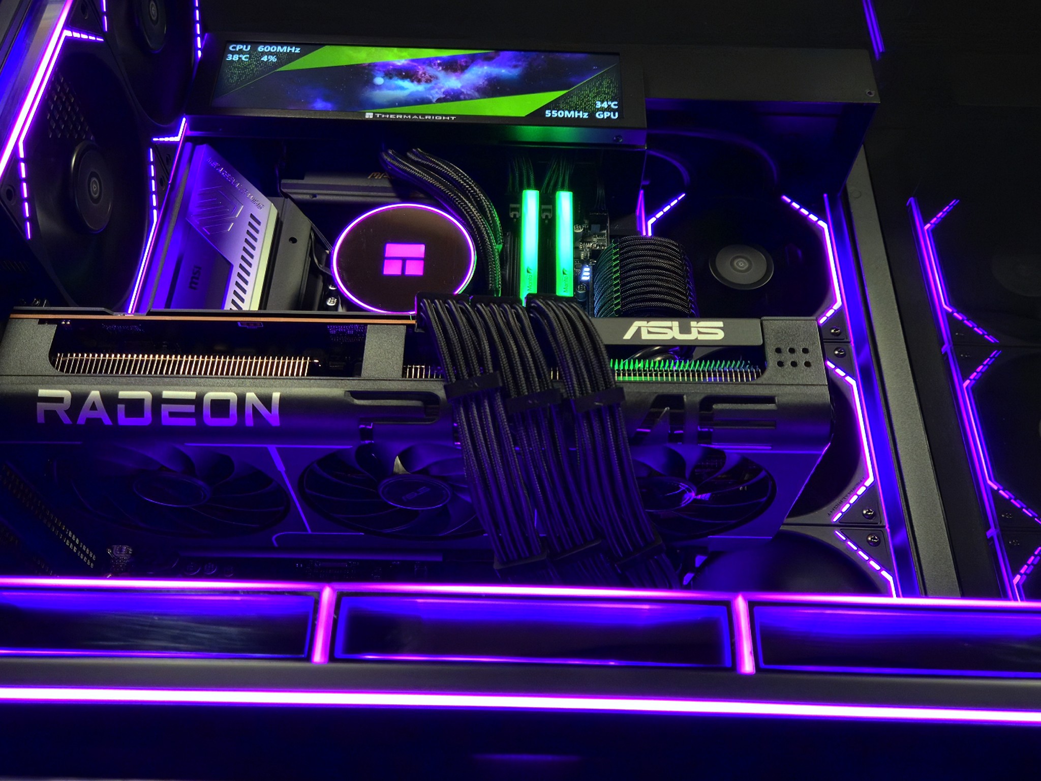9070 XT OC - Intel Core Ultra 7 270K Plus - 32GB DDR5 6000 - 2TB NVMe - 16:9 Customizable Screen