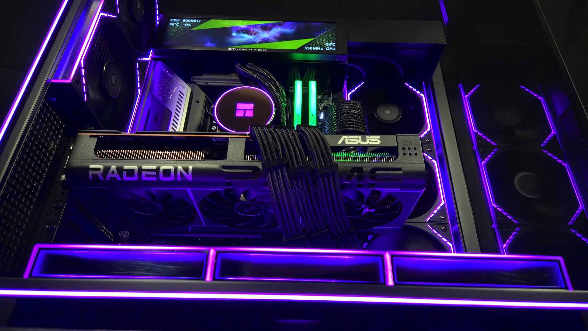 9070 XT OC - Intel Core Ultra 7 270K Plus - 32GB DDR5 6000 - 2TB NVMe - 16:9 Customizable Screen