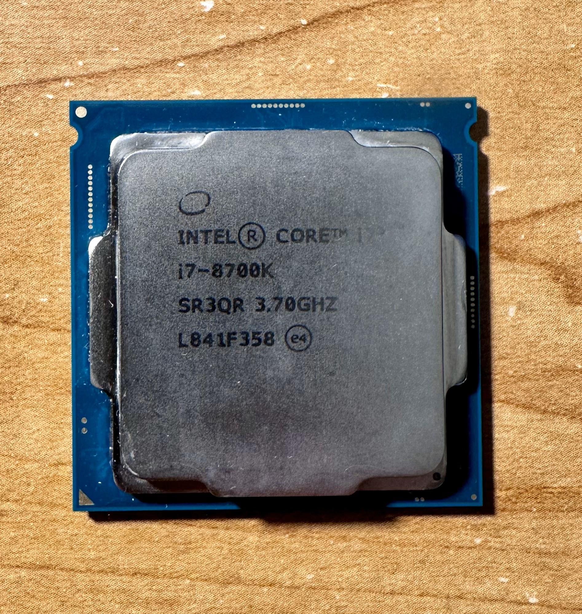 Intel i7 8700K