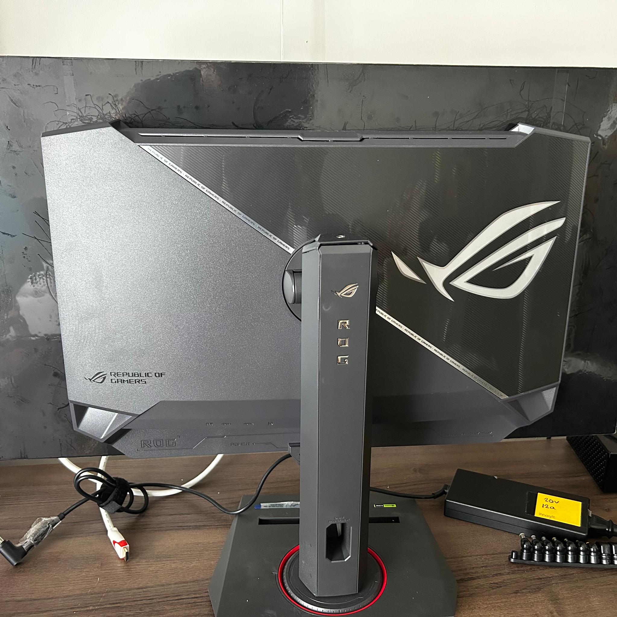 NEW ASUS ROG Strix 32" QD-OLED 4K (3840x2160) (165Hz) Gaming Monitor (XG32UCDS)