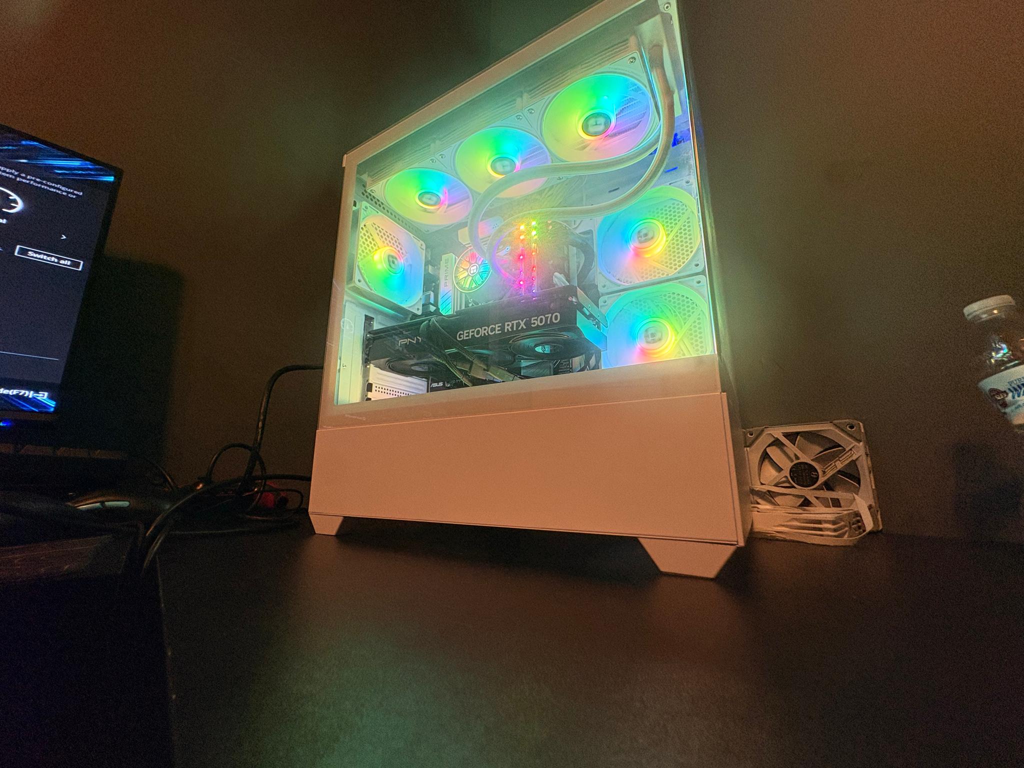 5070/Ryzen 5 9600x/32GB DDR5/1TB NVMe-Gaming Pc
