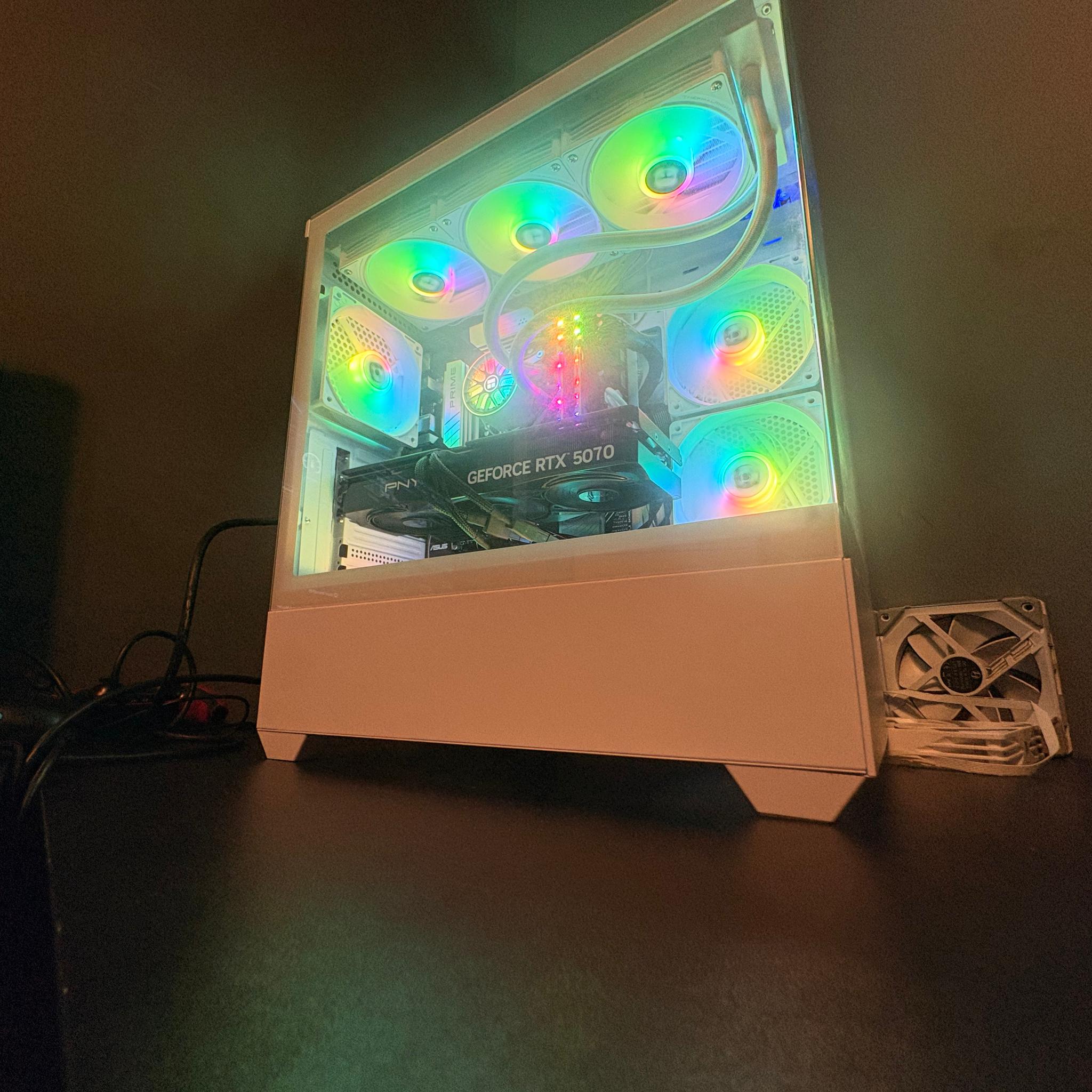 5070/Ryzen 7 7800x3D/32GB DDR5/1TB NVMe-Gaming Pc